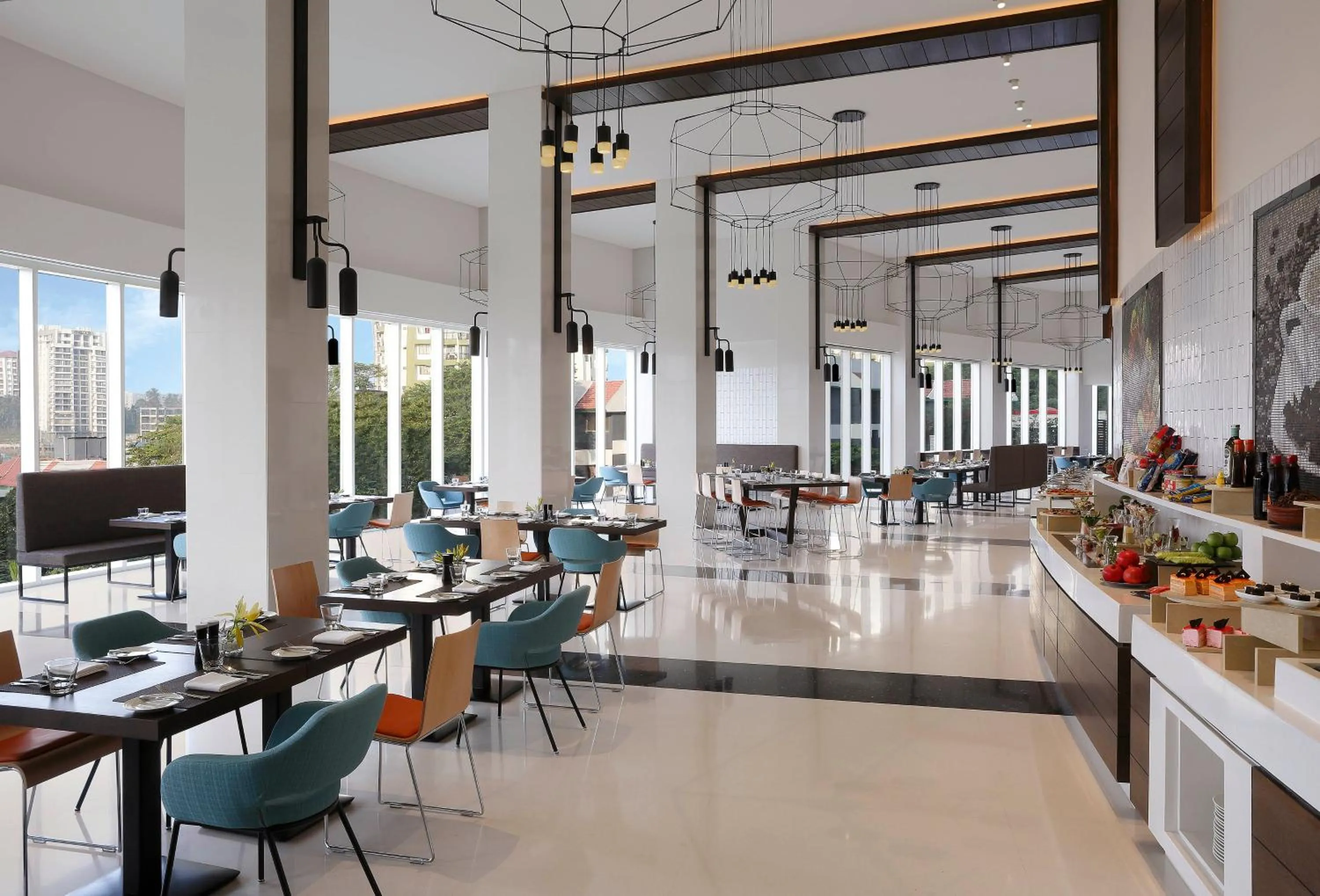 Restaurant/places to eat in Novotel Kochi Infopark