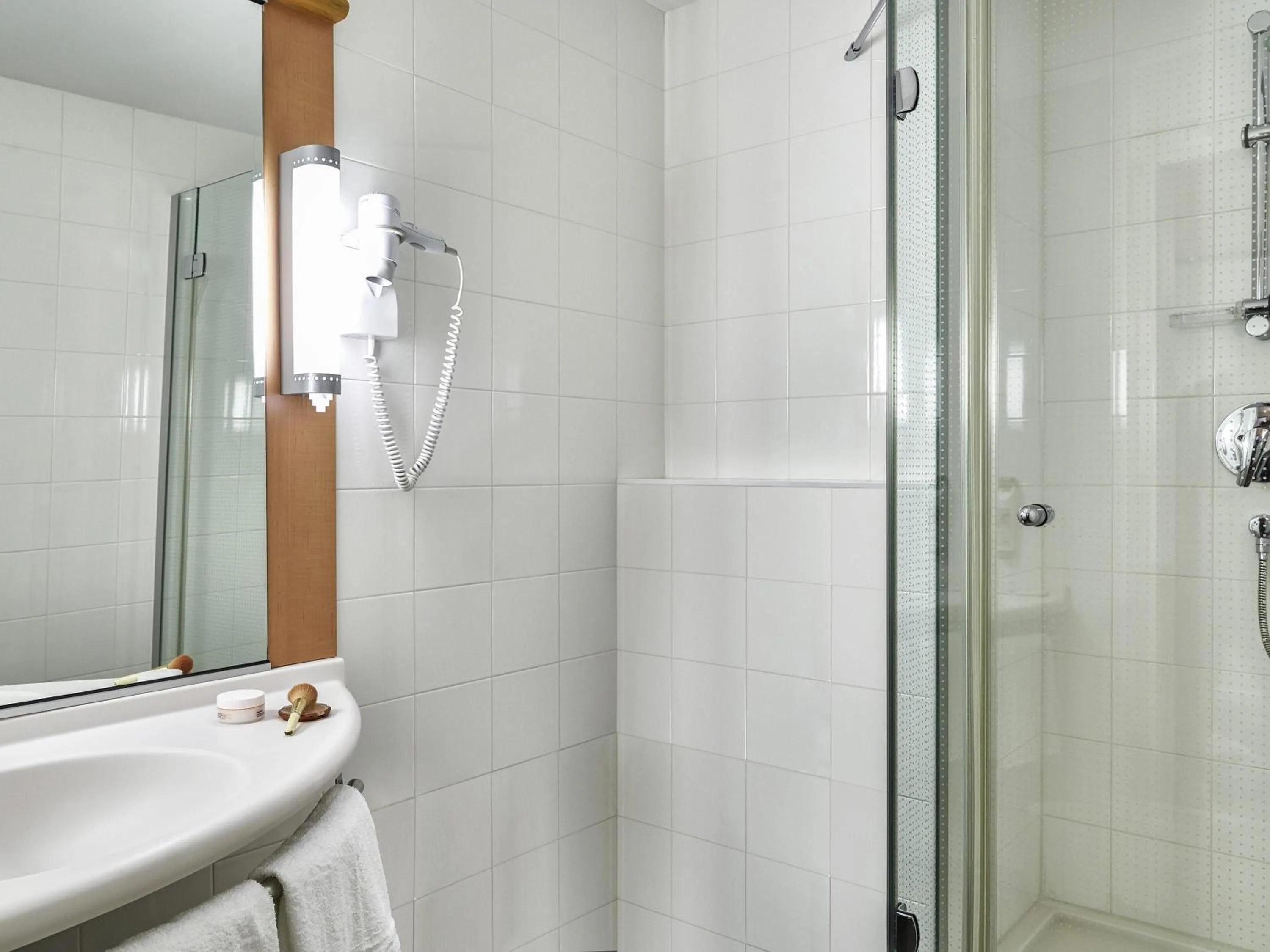 Bedroom in Ibis Barcelona Centro (Sagrada Familia)