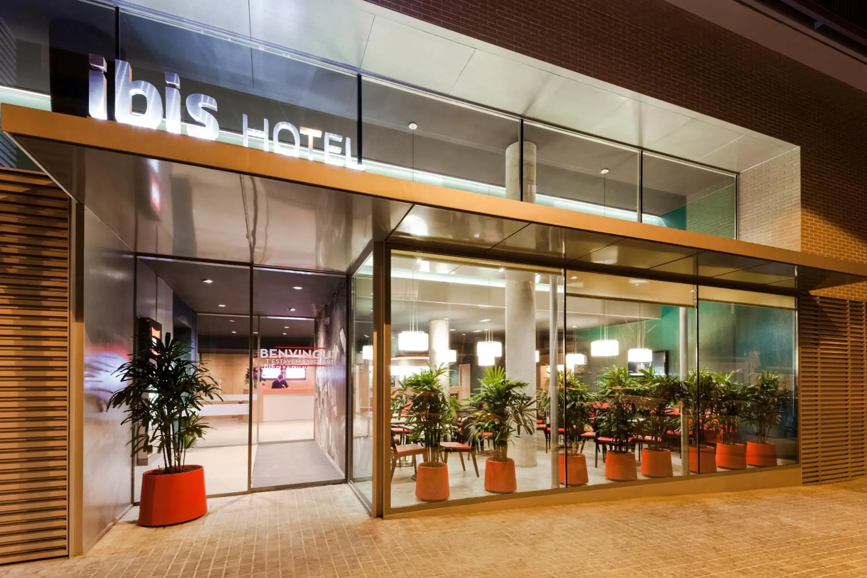 Facade/entrance in Ibis Barcelona Centro (Sagrada Familia) Facade/entrance in Ibis Barcelona Centro (Sagrada Familia)