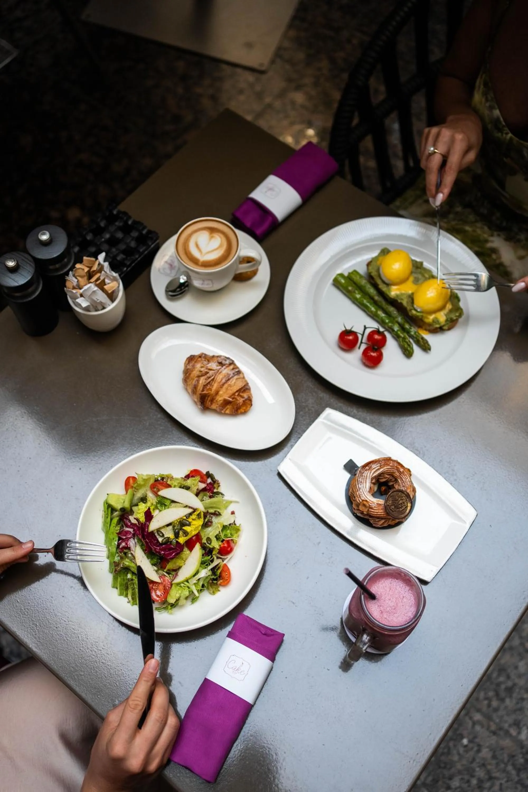 Restaurant/places to eat in The Ritz-Carlton, Dubai International Financial Centre