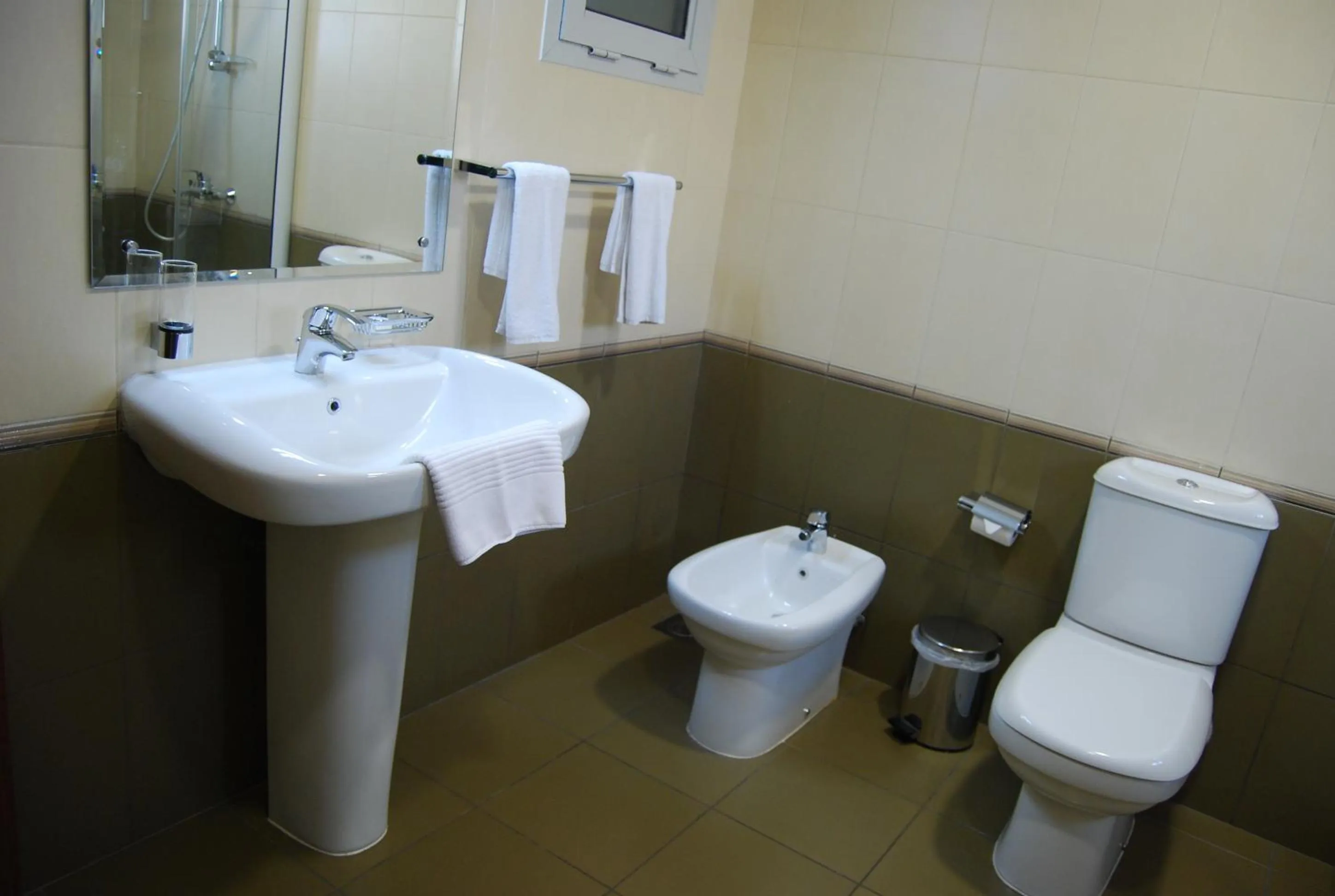 Toilet in Al Madina Suites Doha