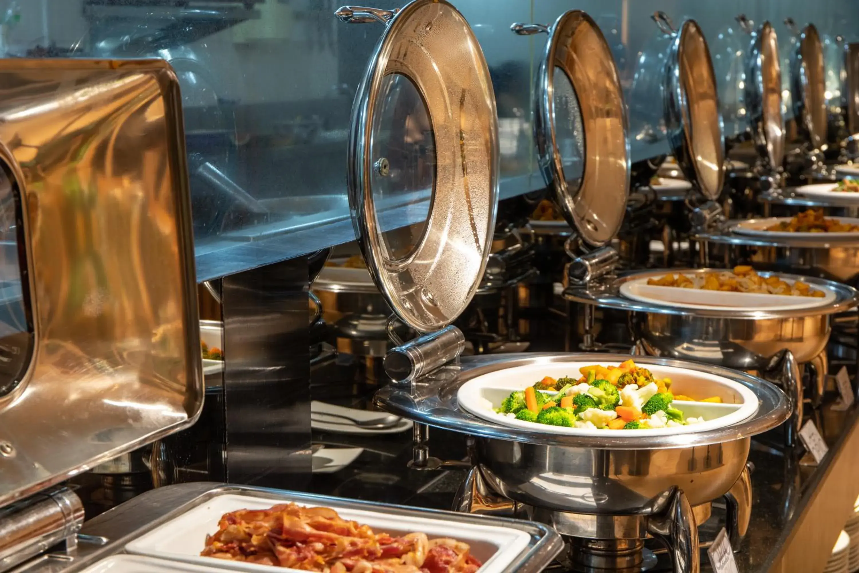 Buffet breakfast in Golden Tulip Mandison Suites Buffet breakfast in Golden Tulip Mandison Suites