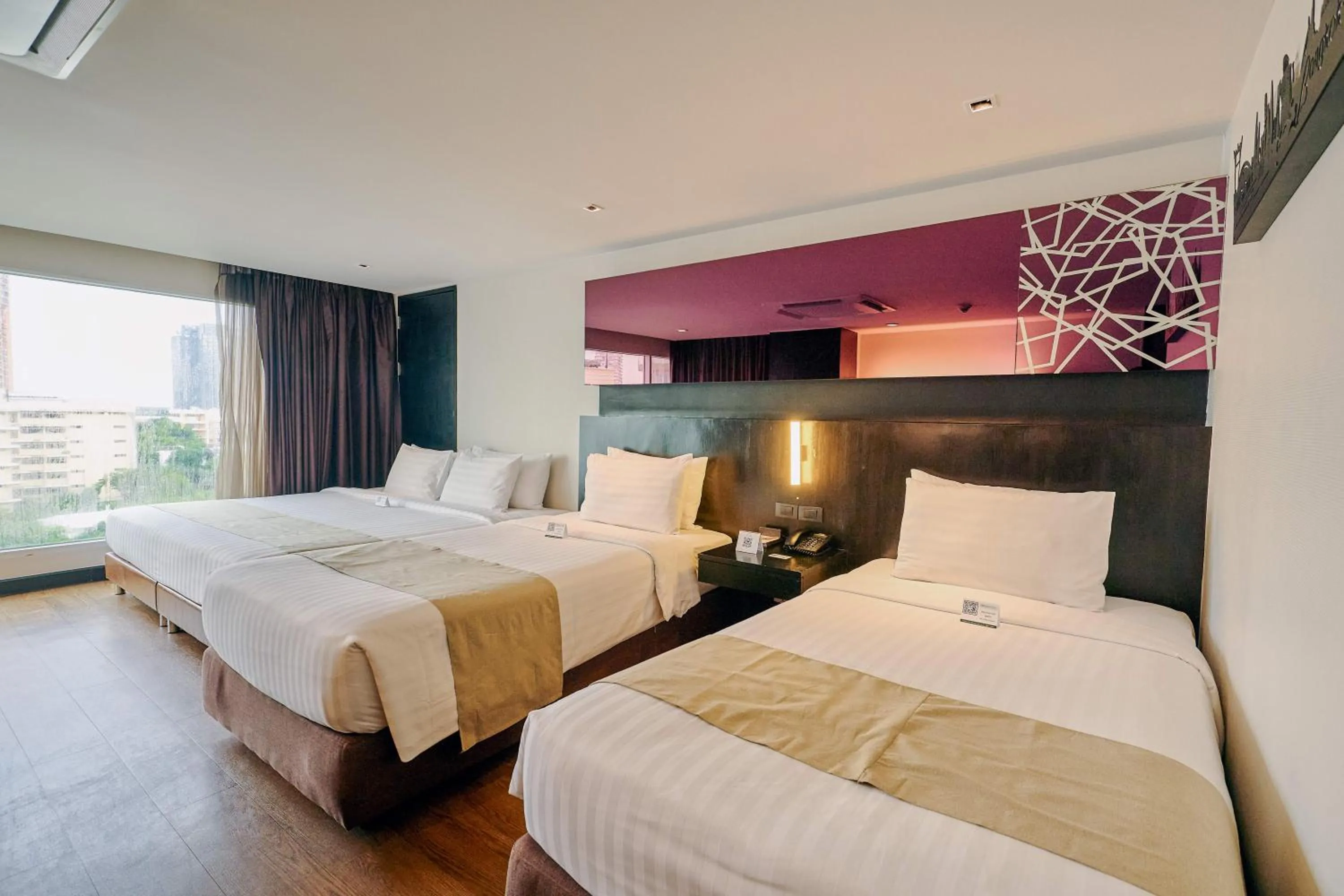 Bedroom, Bed in Golden Tulip Mandison Suites