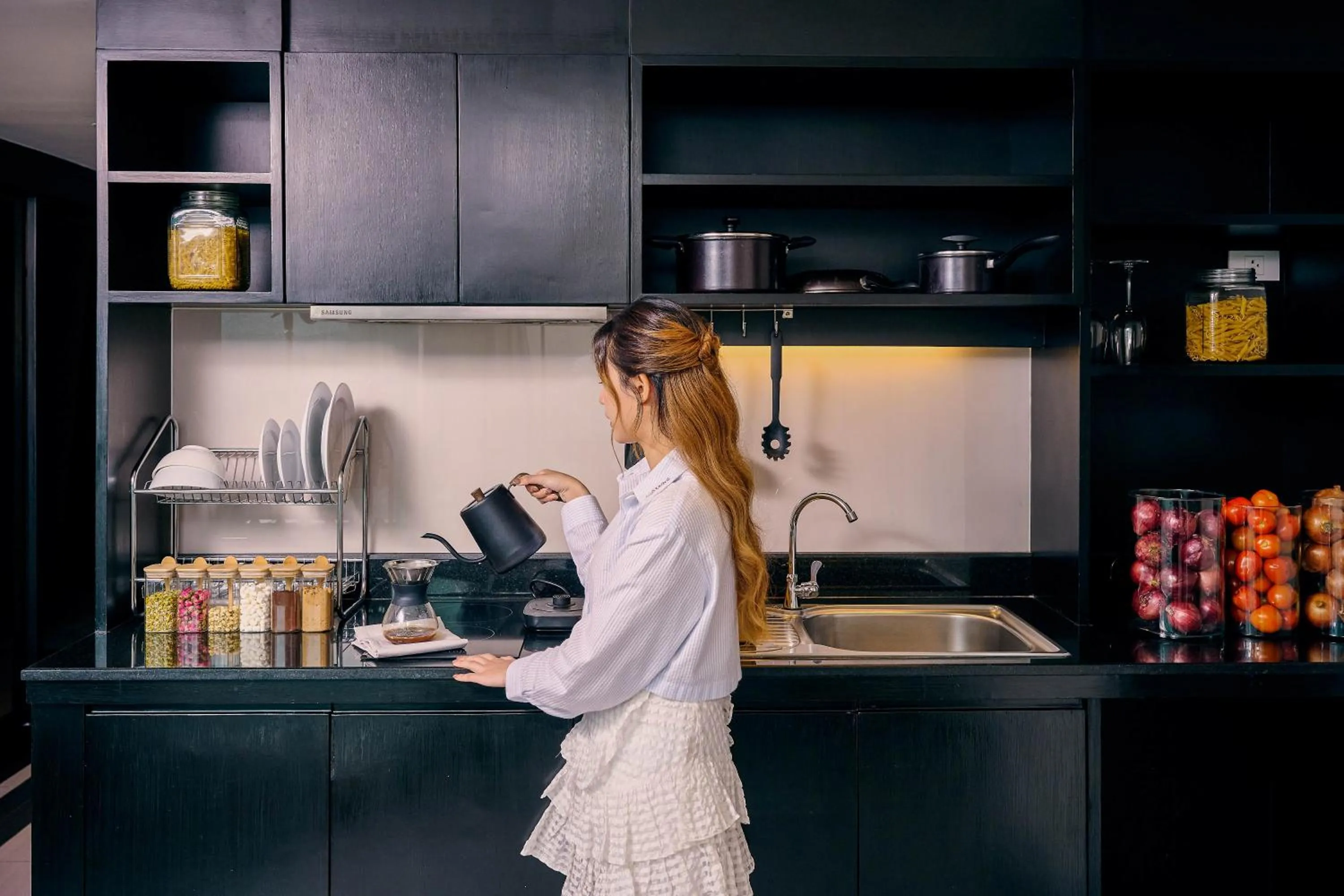 Coffee/tea facilities in Golden Tulip Mandison Suites