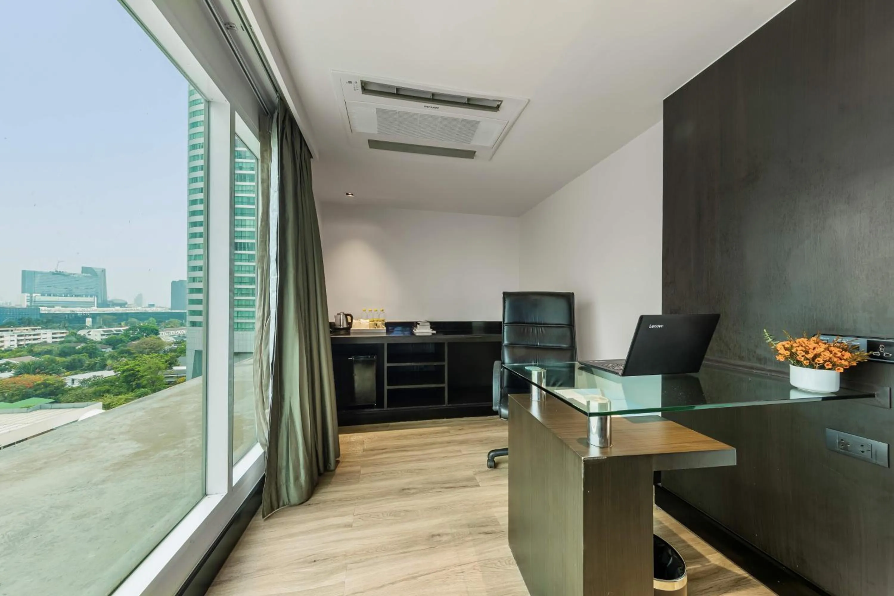 Other in Golden Tulip Mandison Suites