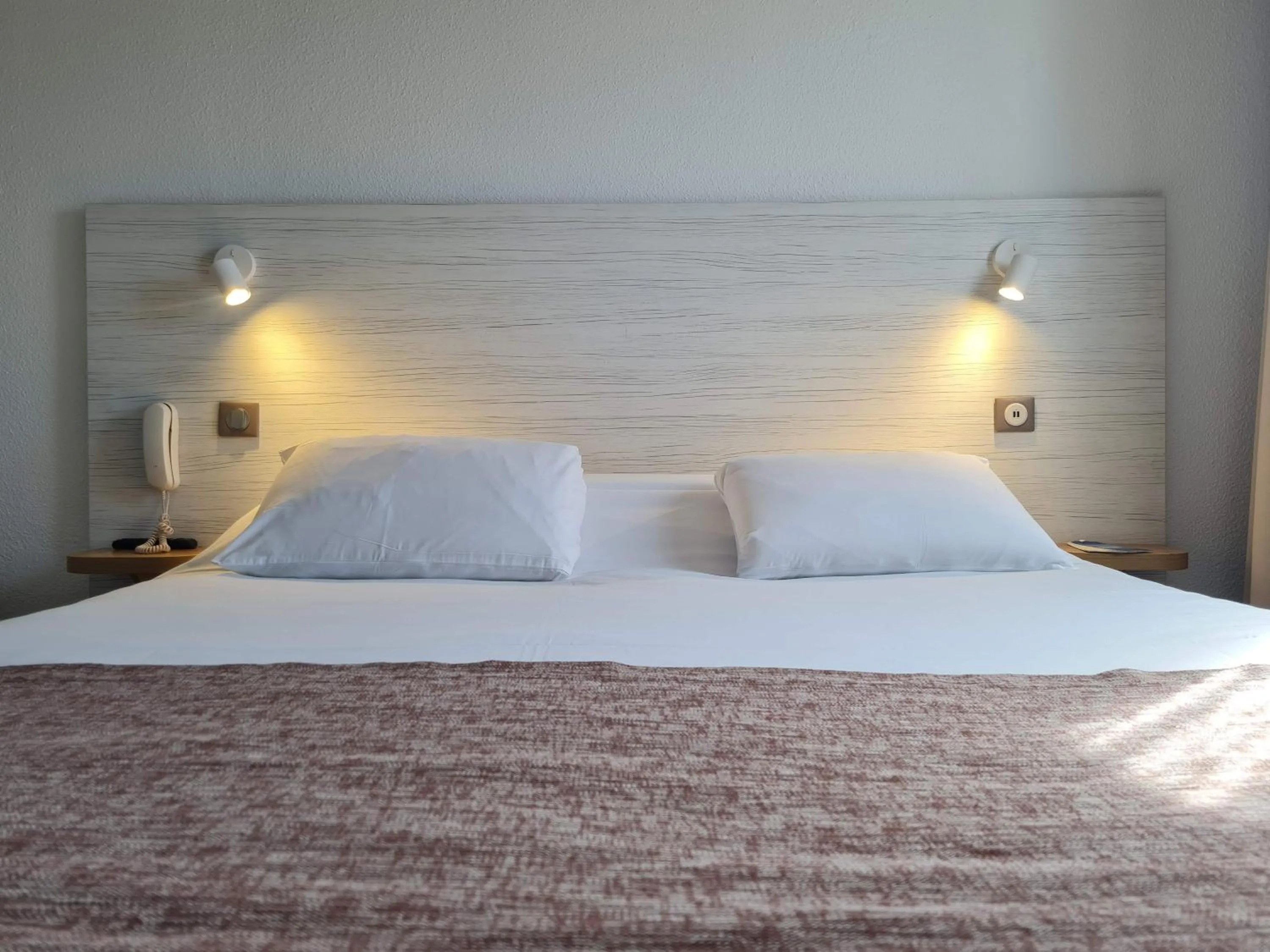 Bedroom, Bed in Kyriad Montpellier Sud - A709