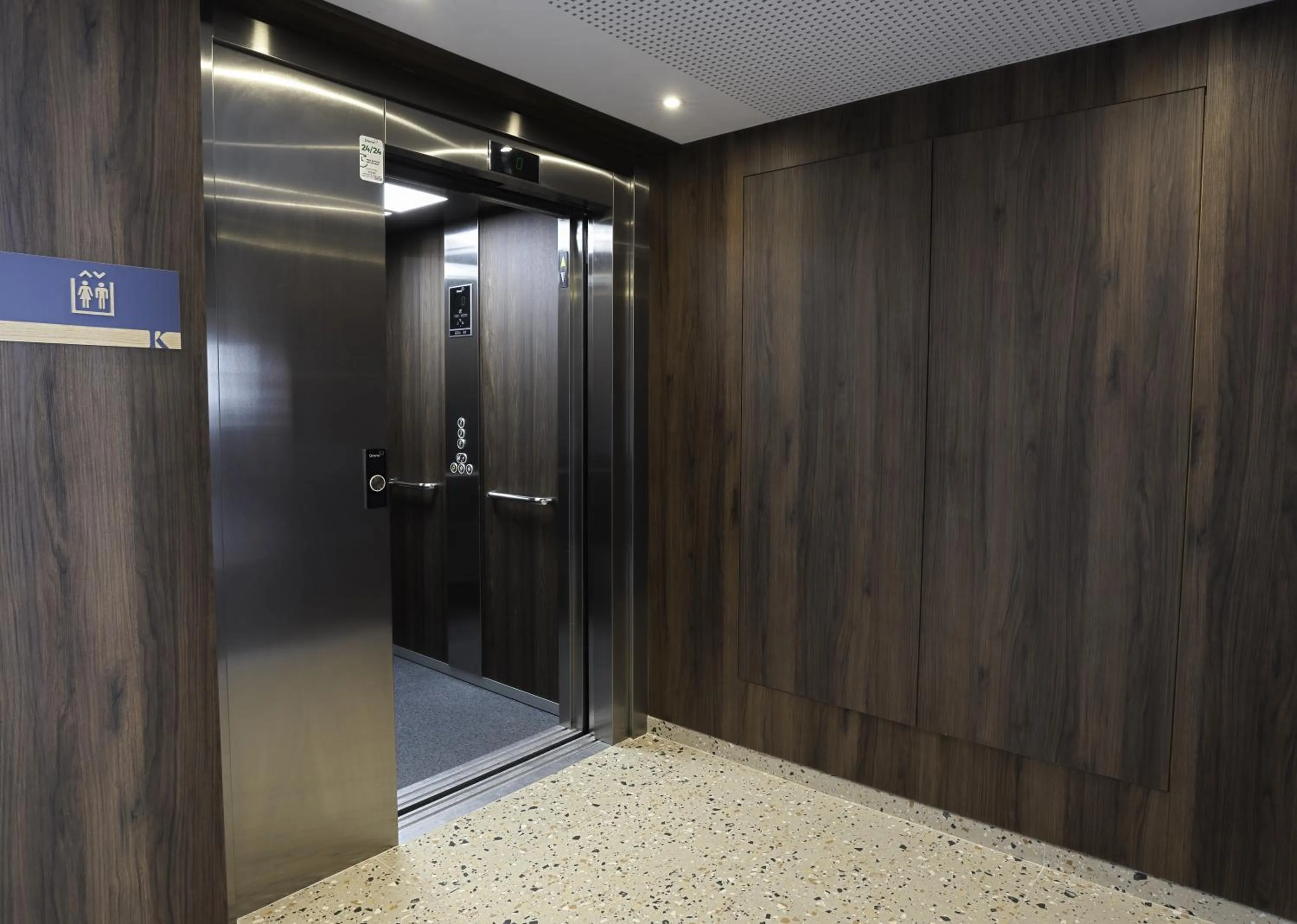 Lobby or reception in Kyriad Montpellier Sud - A709