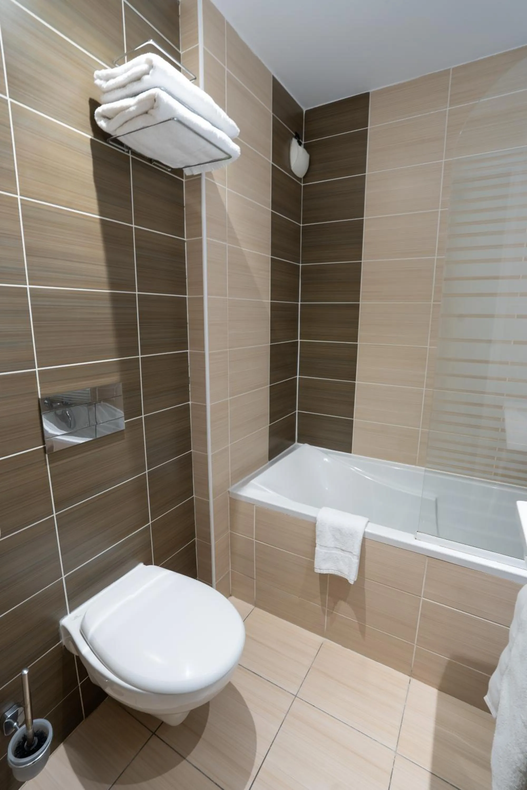 Bathroom in Kyriad Montpellier Sud - A709