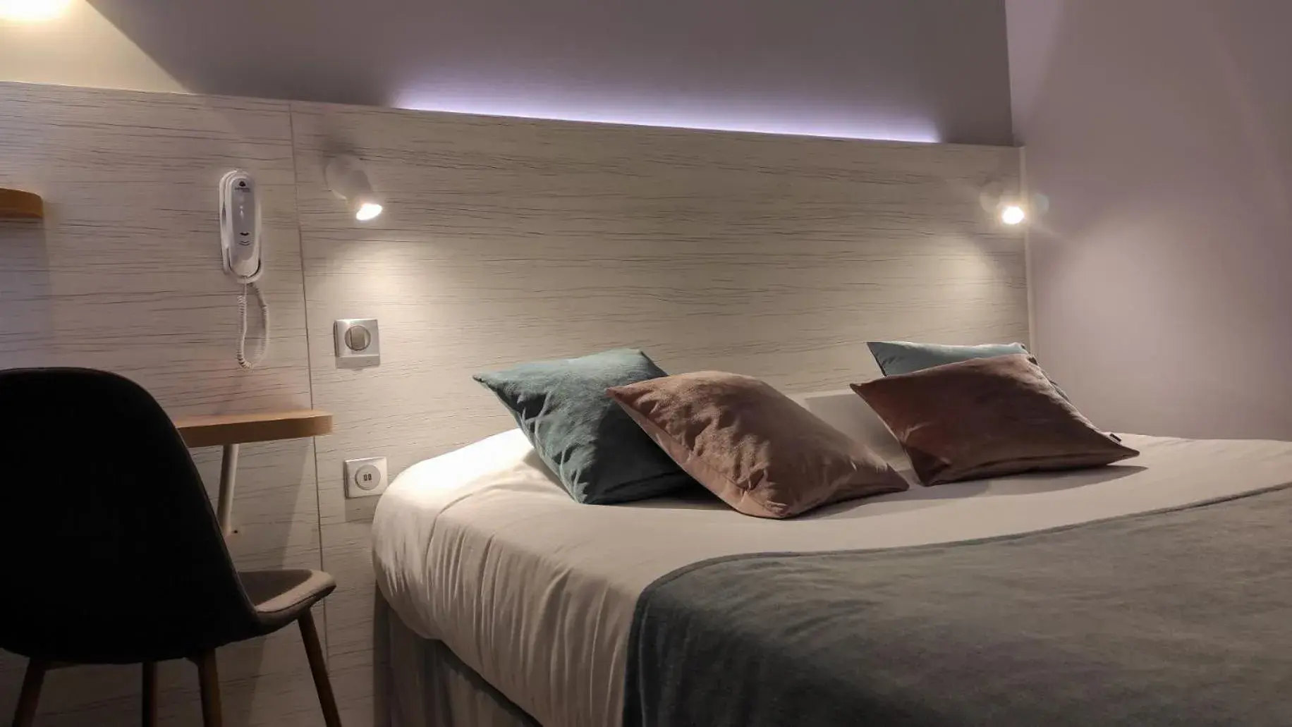 Bedroom, Bed in Kyriad Montpellier Sud - A709 Bedroom, Bed in Kyriad Montpellier Sud - A709