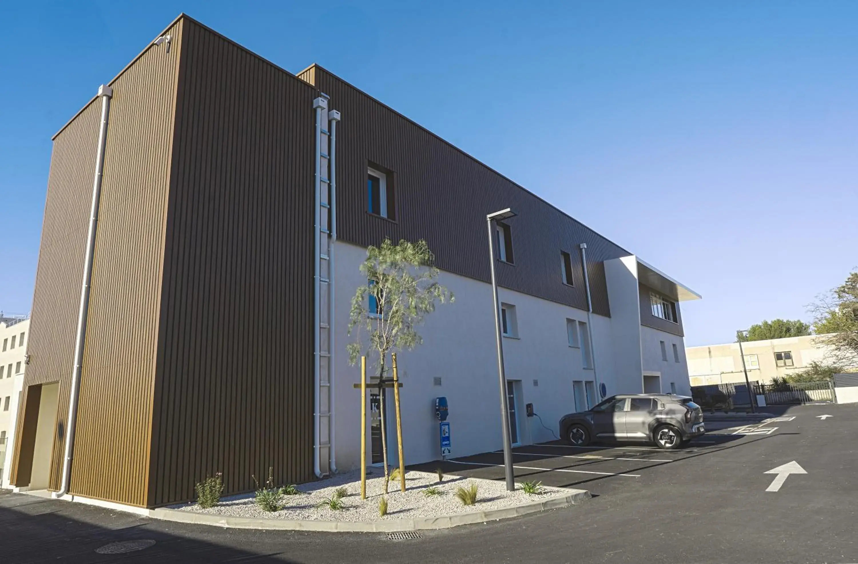 Property building in Kyriad Montpellier Sud - A709 Property building in Kyriad Montpellier Sud - A709