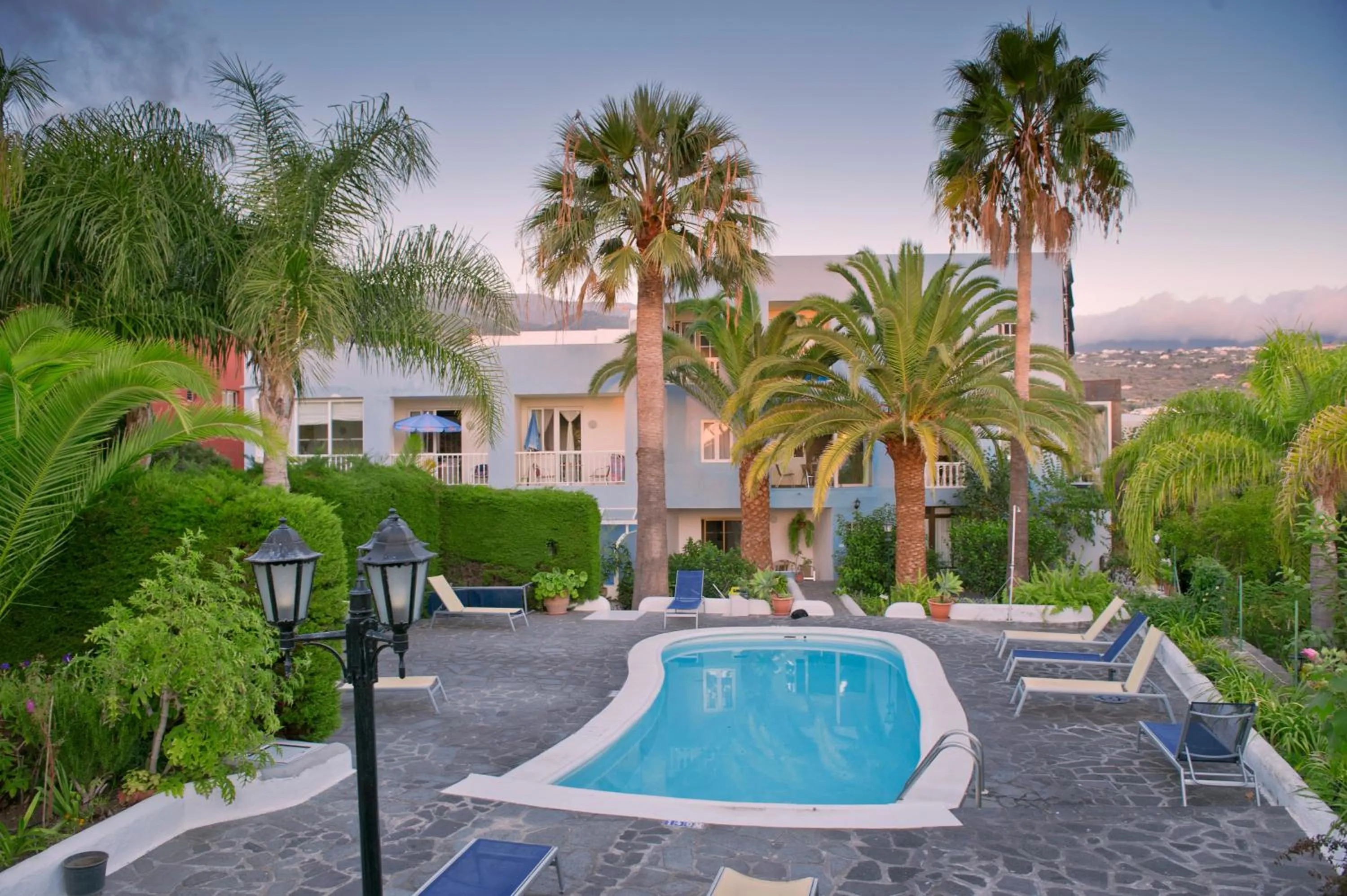 Swimming pool in Apartamentos Adjovimar