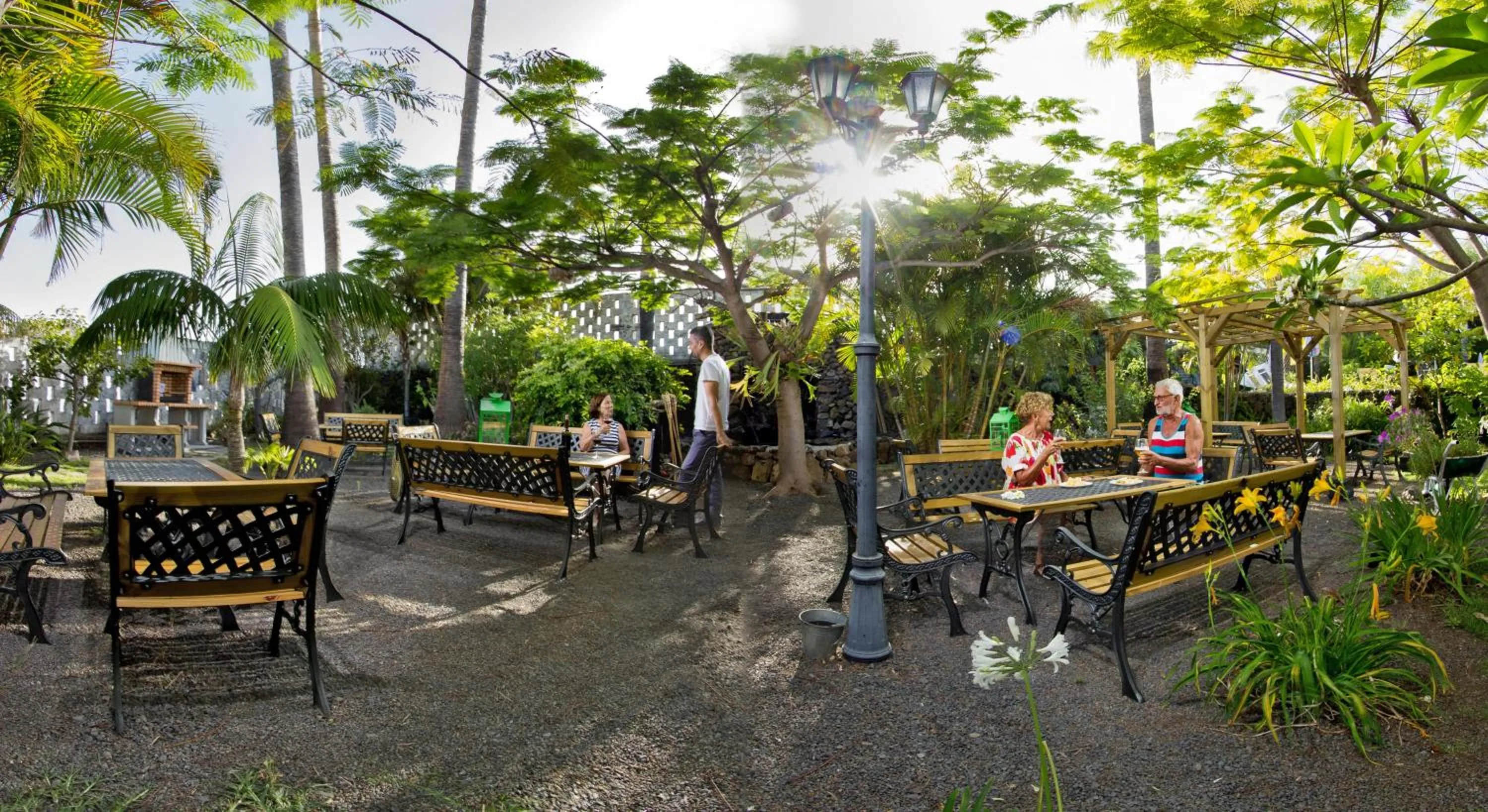 BBQ facilities in Apartamentos Adjovimar