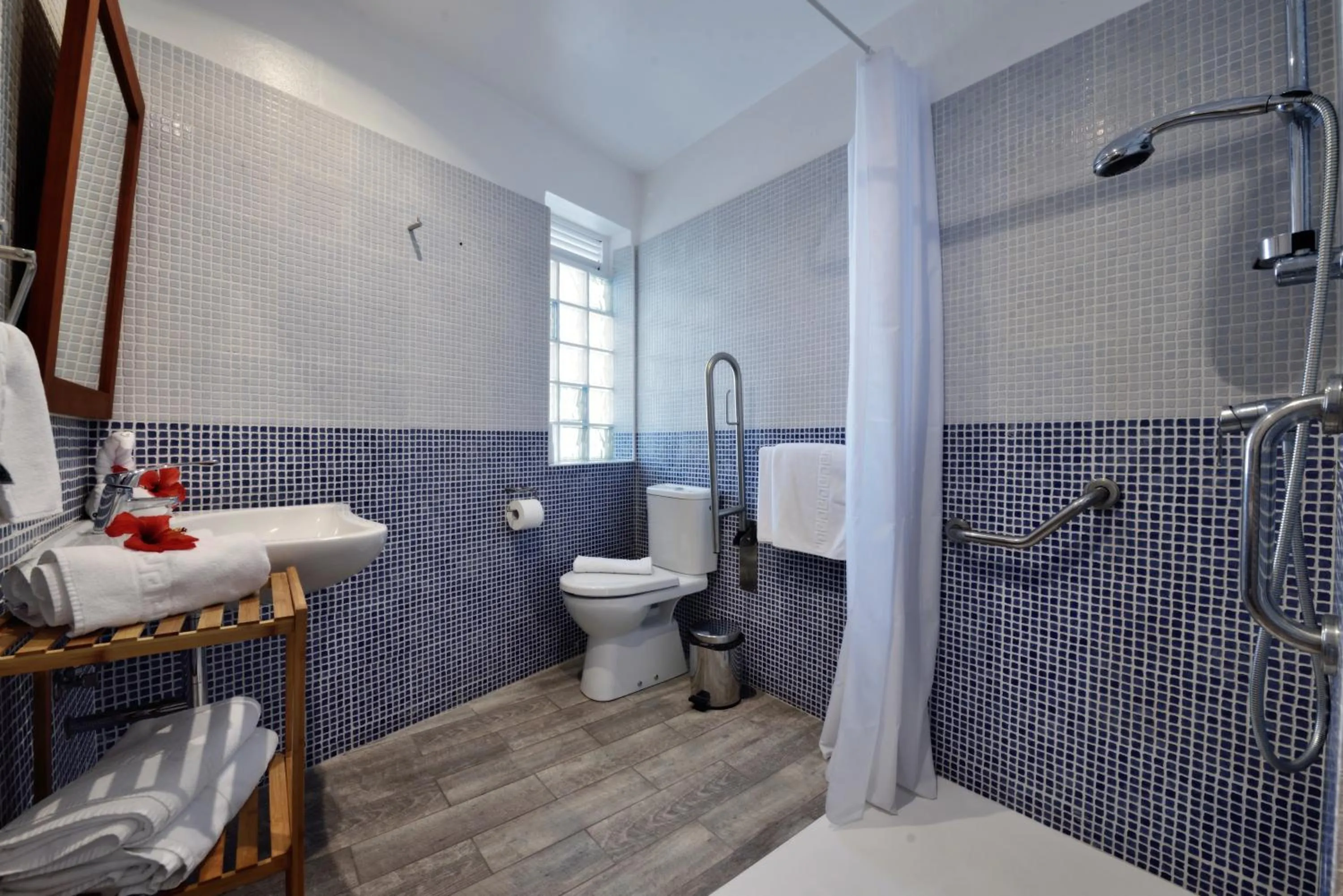 Bathroom in Apartamentos Adjovimar