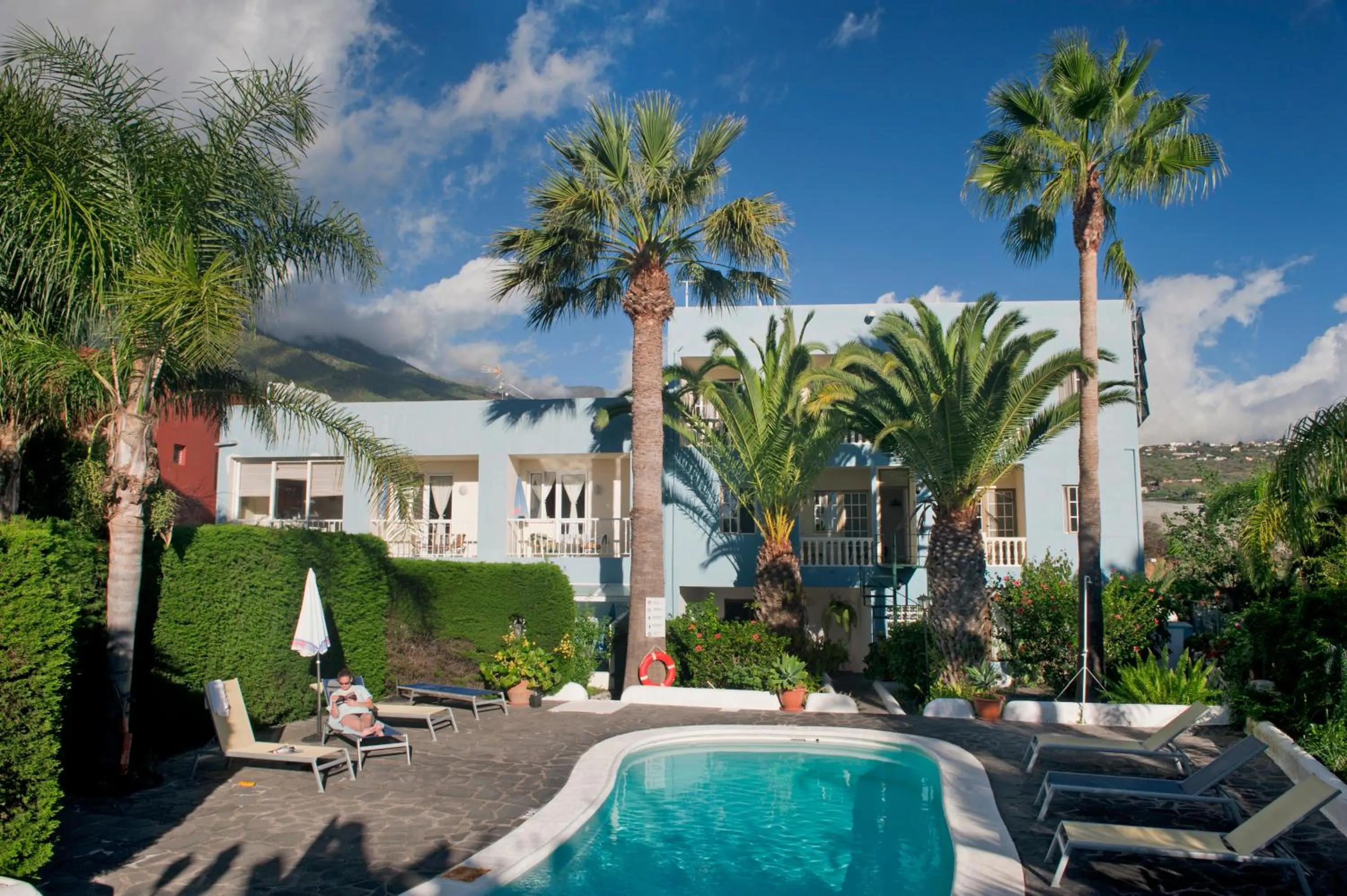 Property building in Apartamentos Adjovimar