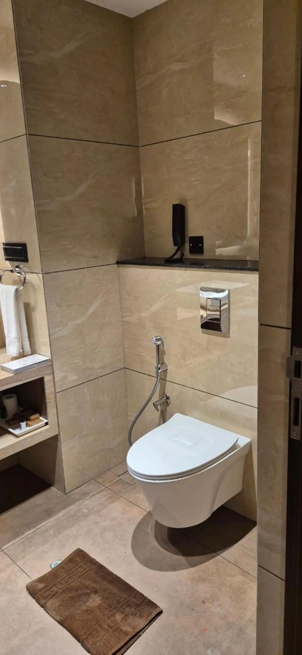 Shower in Palette Hill View Resorts Vagamon