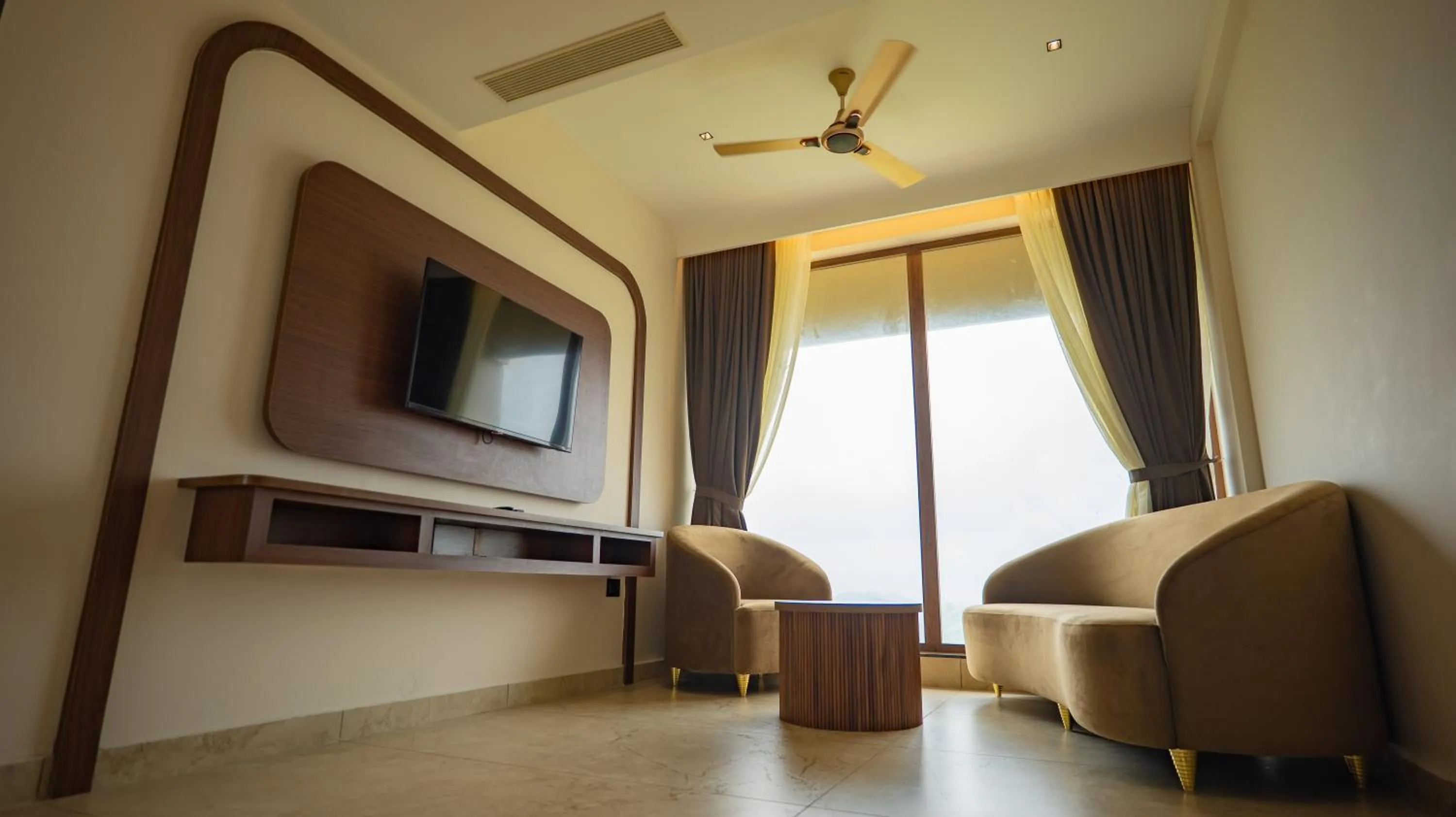 Communal lounge/ TV room in Palette Hill View Resorts Vagamon