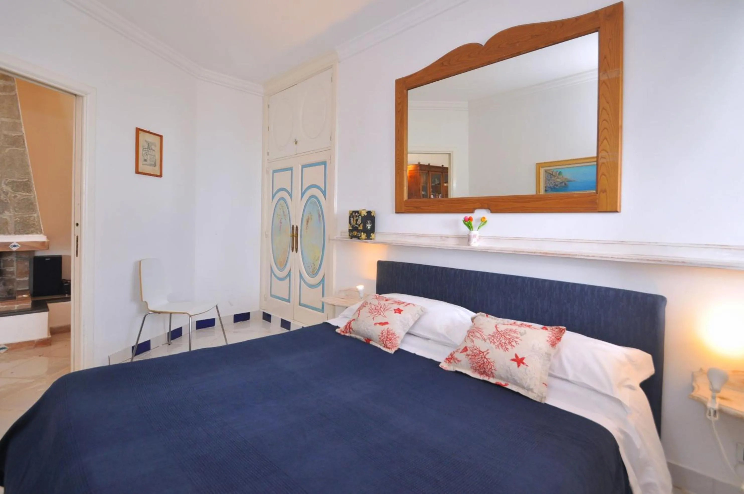 Bedroom, Bed in Star Fish House