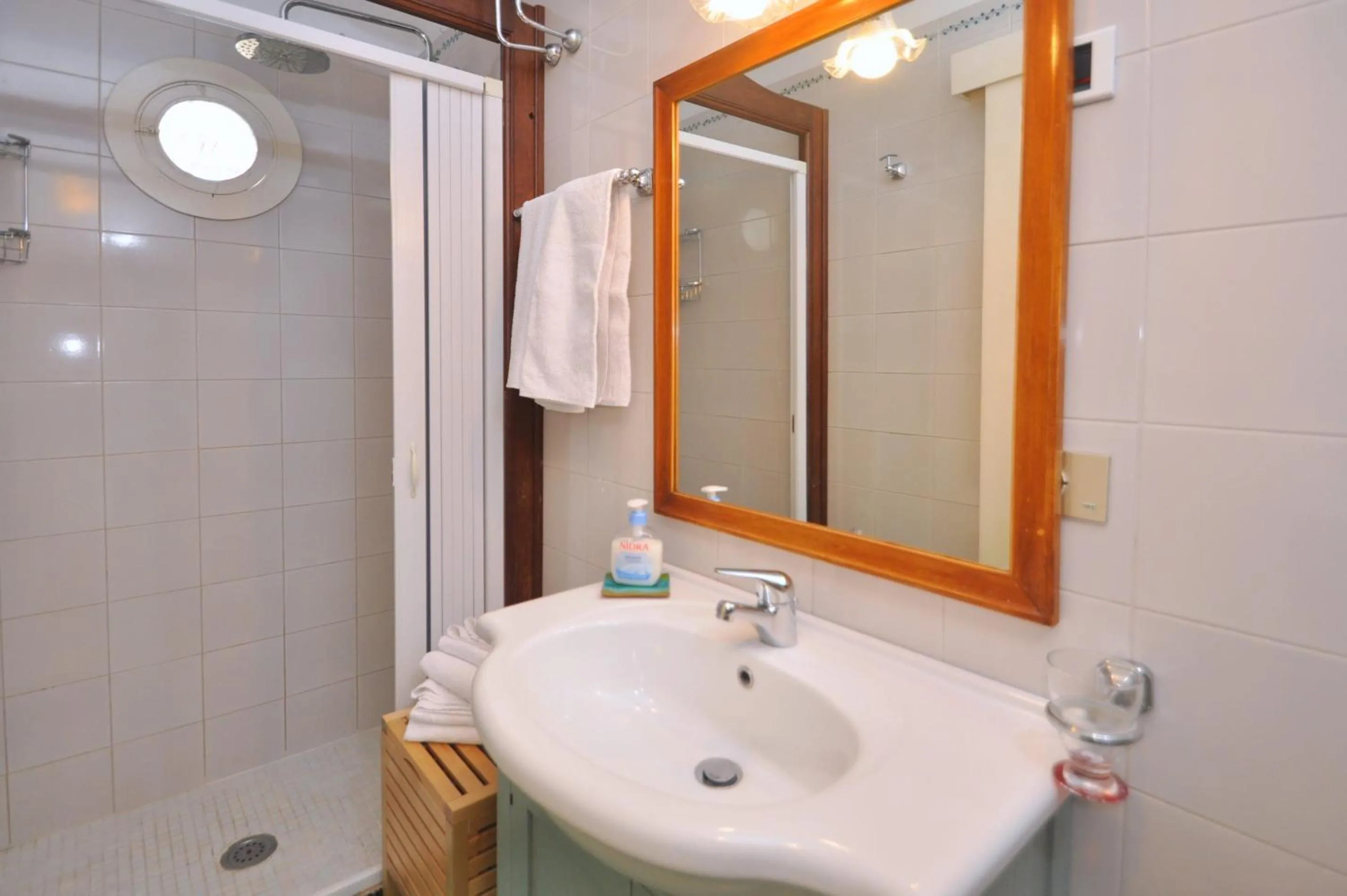 Shower in Star Fish House
