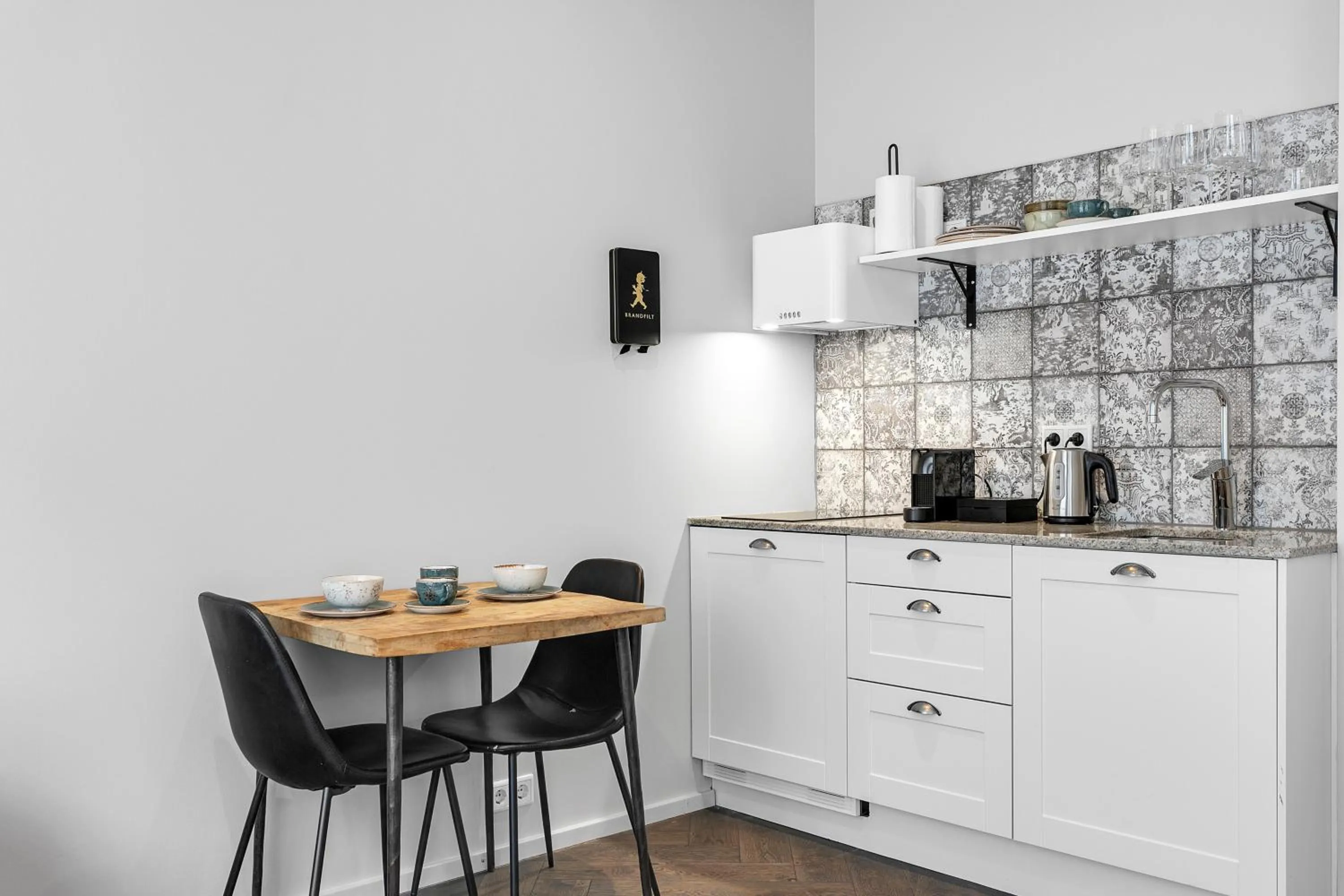 Kitchen or kitchenette in The Swan House by Heimaleiga