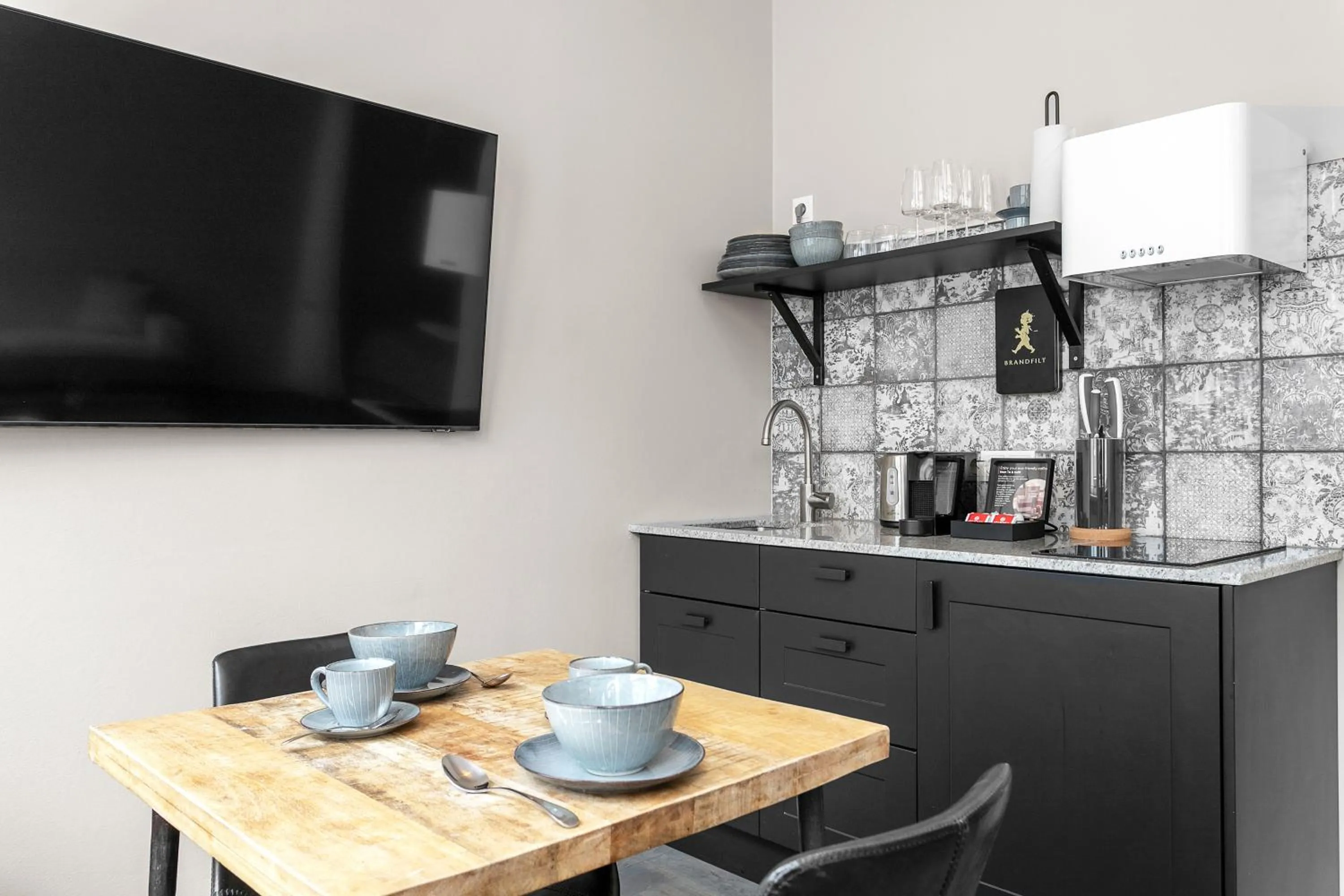 TV and multimedia in The Swan House by Heimaleiga