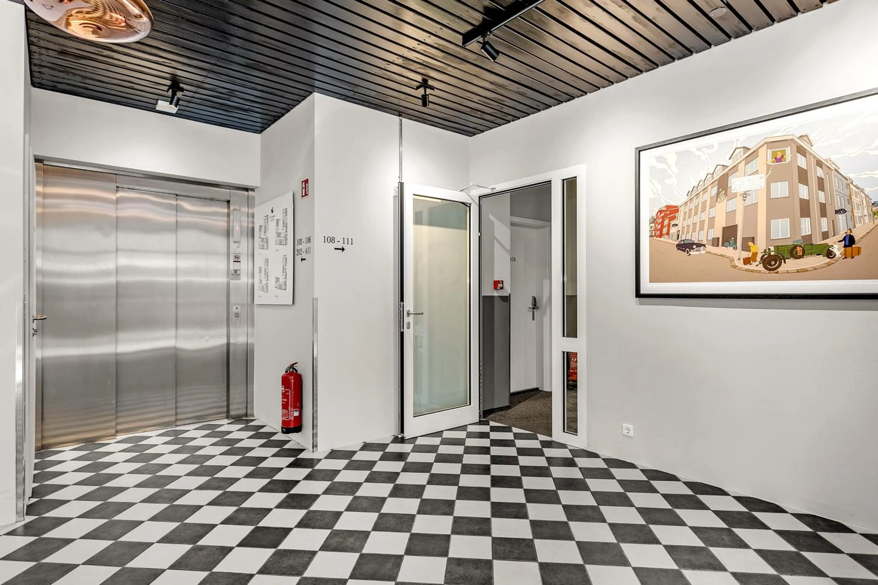 elevator in The Swan House by Heimaleiga