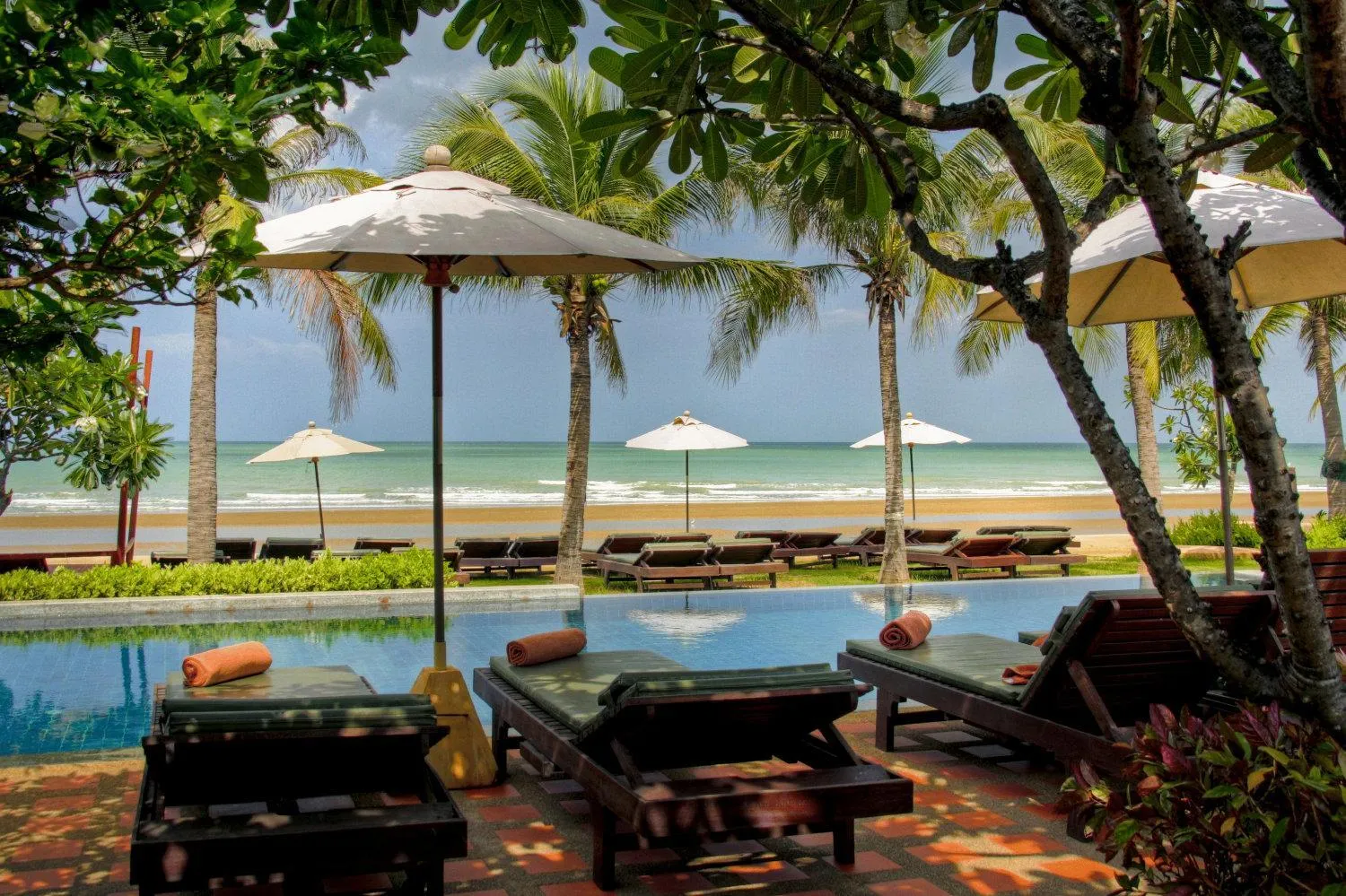 Swimming pool in Purimuntra Resort and Spa