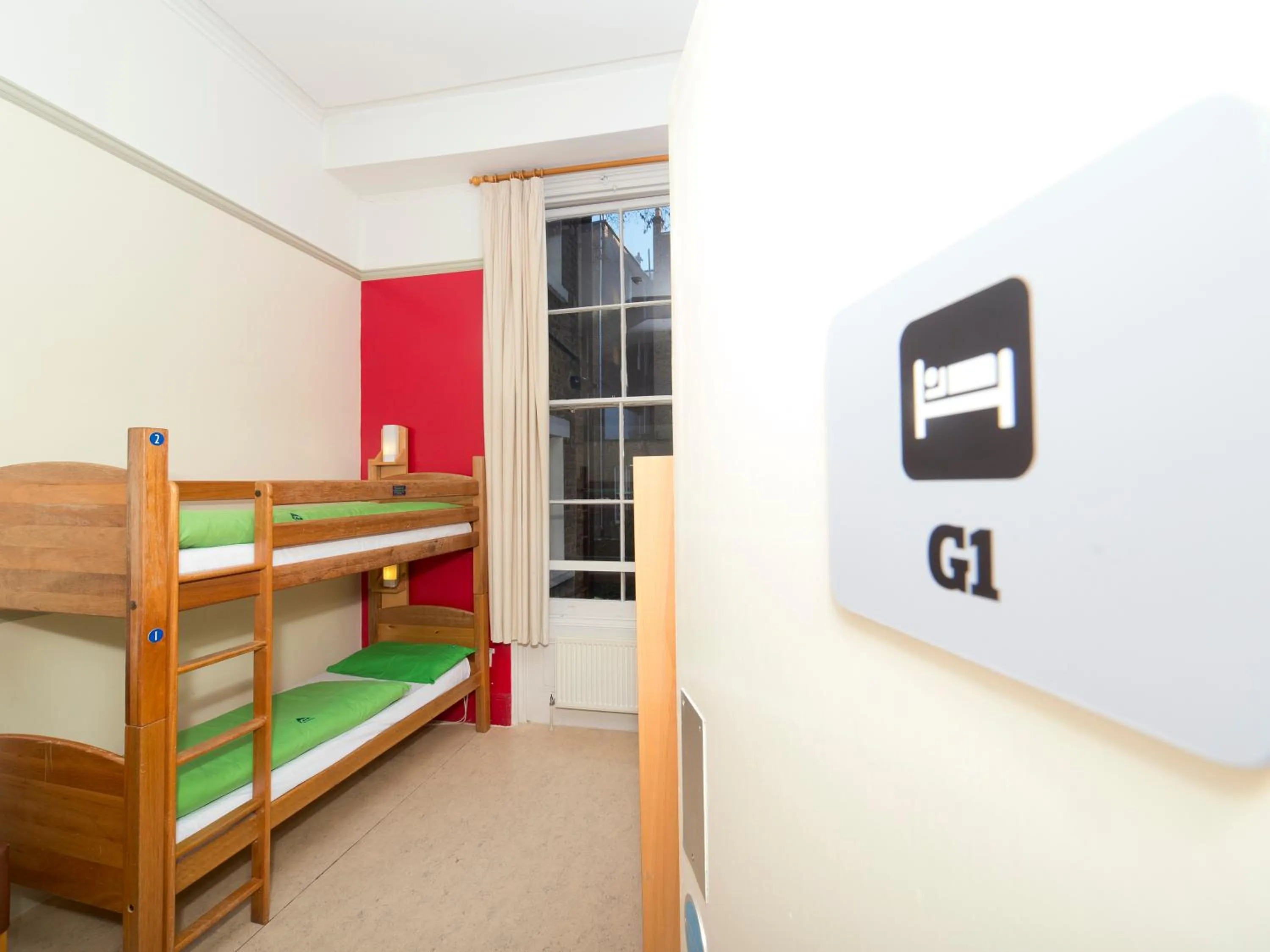 Bedroom, Bed in YHA London Earl's Court