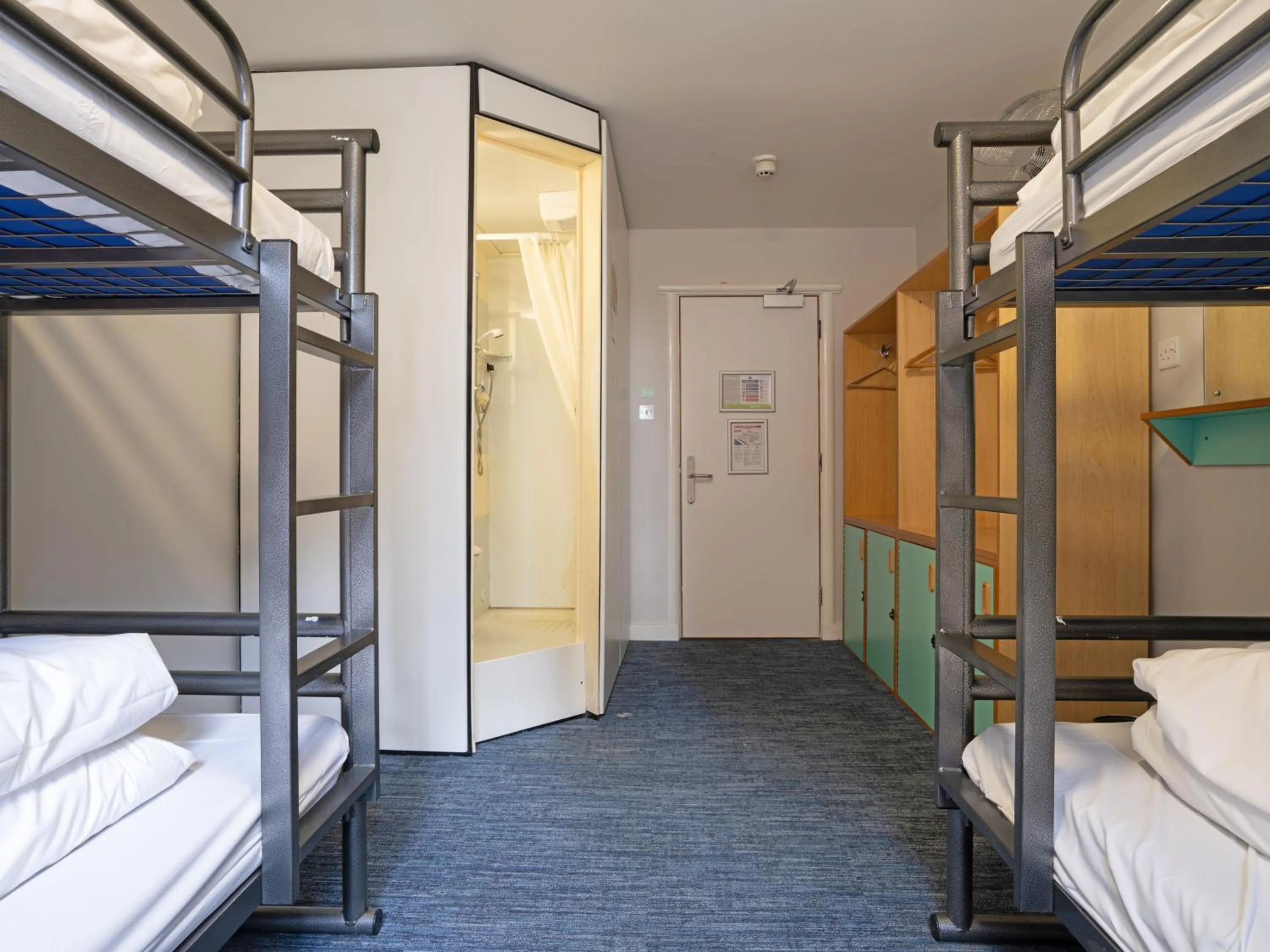 Bathroom, Bed in YHA Manchester