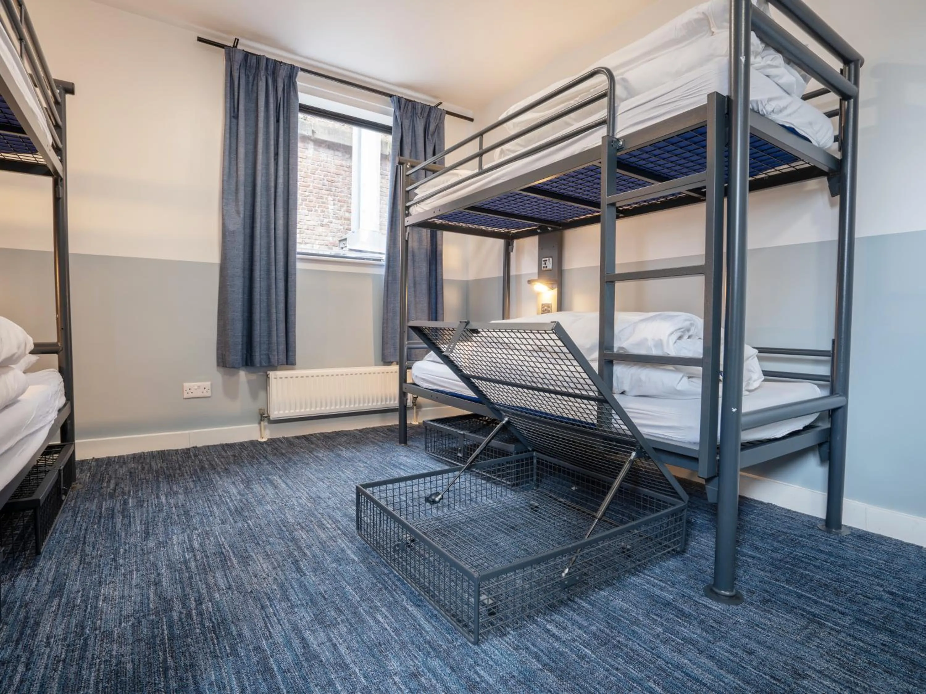 Bedroom, Bed in YHA Manchester