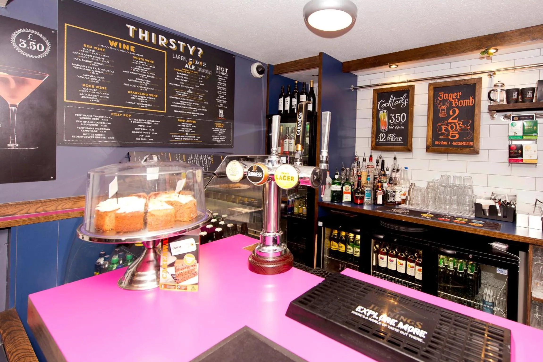 Lounge or bar in YHA Liverpool Albert Dock