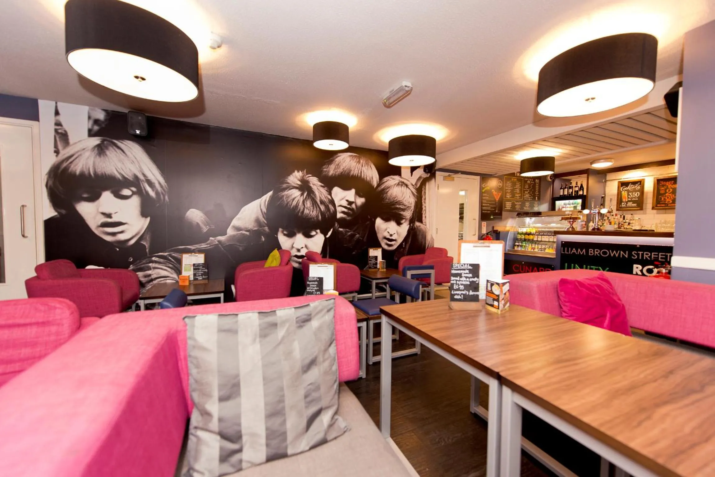 Lounge or bar in YHA Liverpool Albert Dock