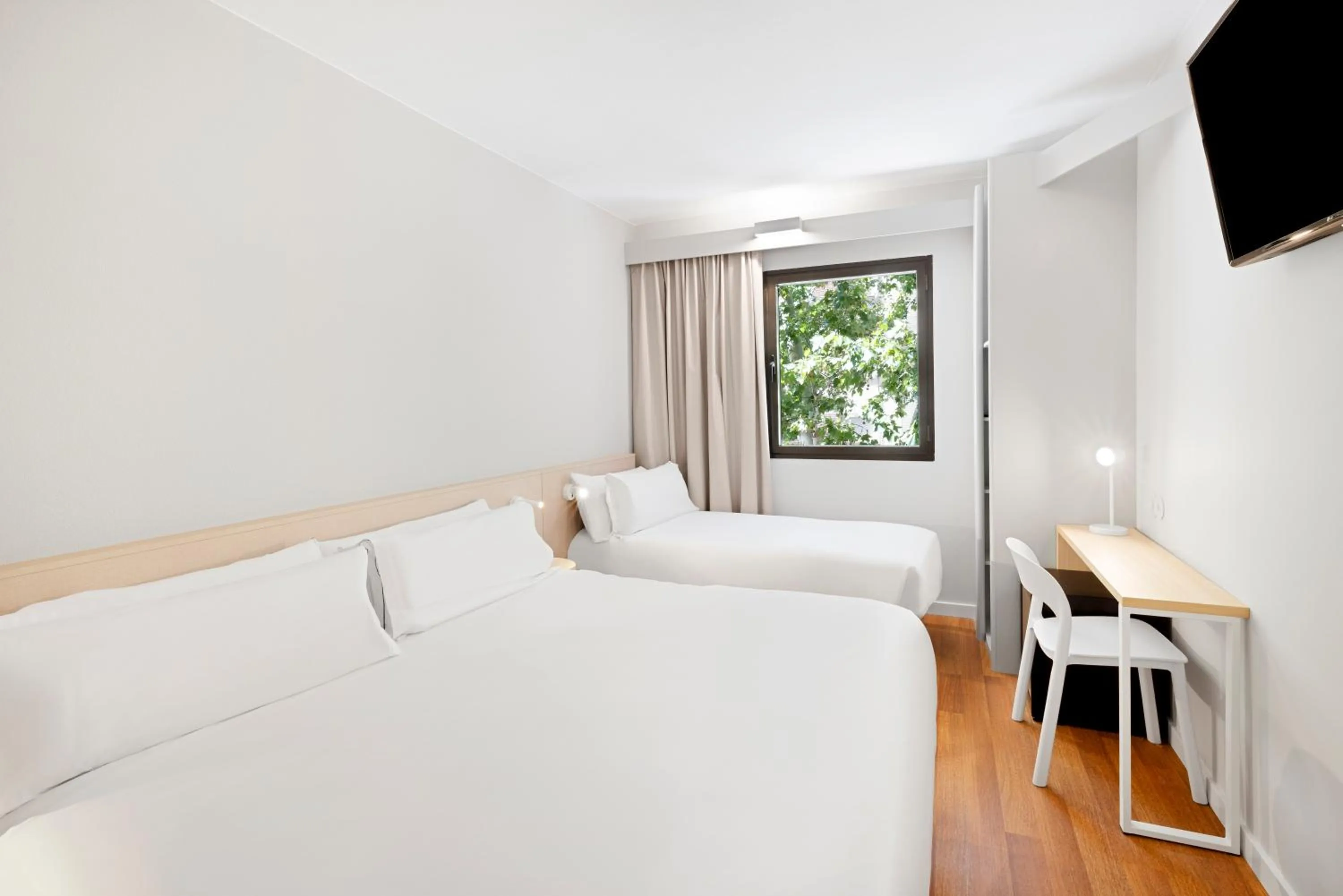 Bed in B&B HOTEL Zaragoza Centro