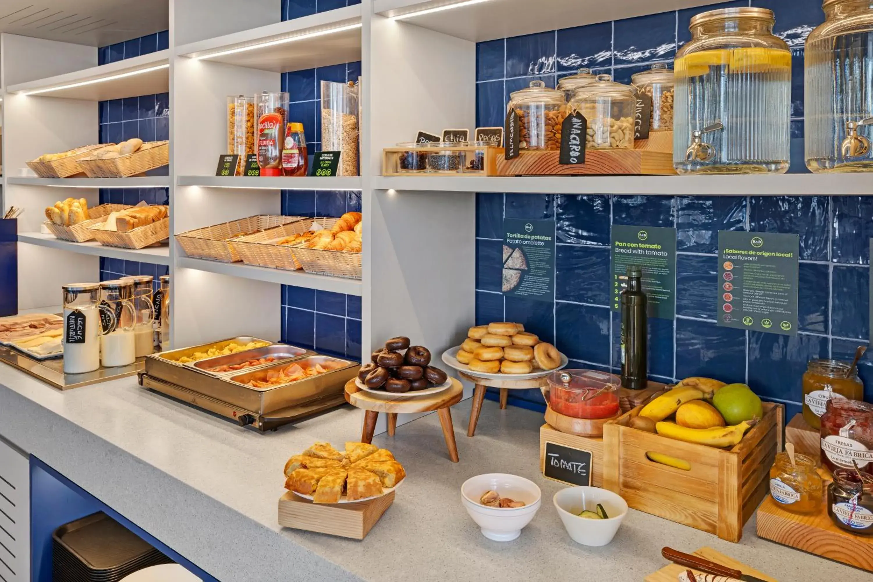 Buffet breakfast in B&B HOTEL Zaragoza Centro Buffet breakfast in B&B HOTEL Zaragoza Centro