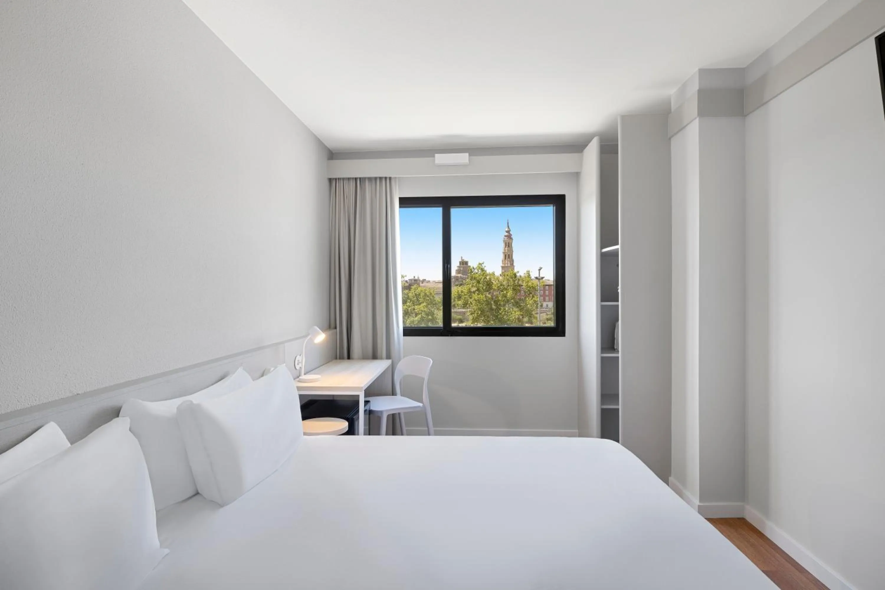 Bed in B&B HOTEL Zaragoza Centro