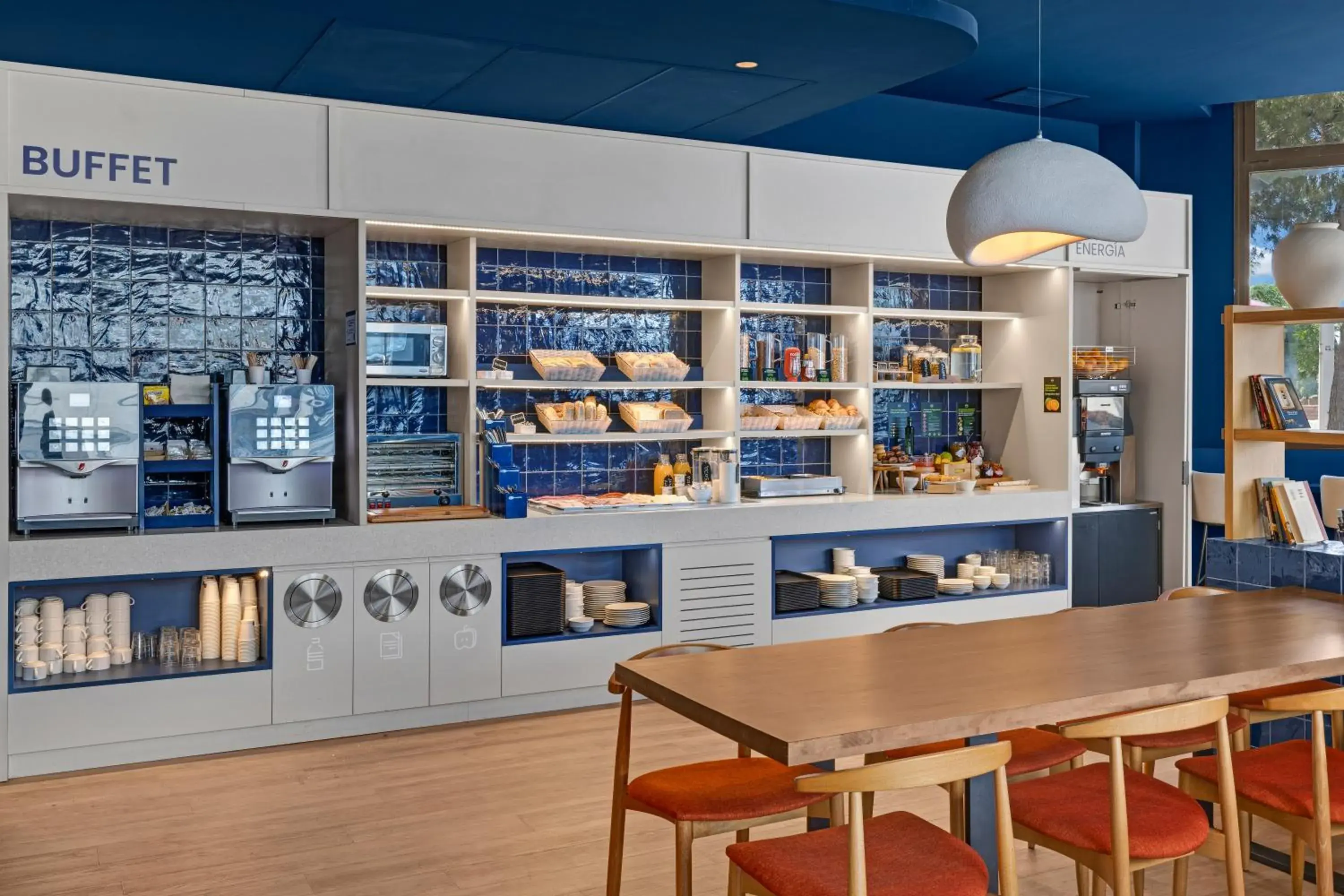 Buffet breakfast in B&B HOTEL Zaragoza Centro Buffet breakfast in B&B HOTEL Zaragoza Centro