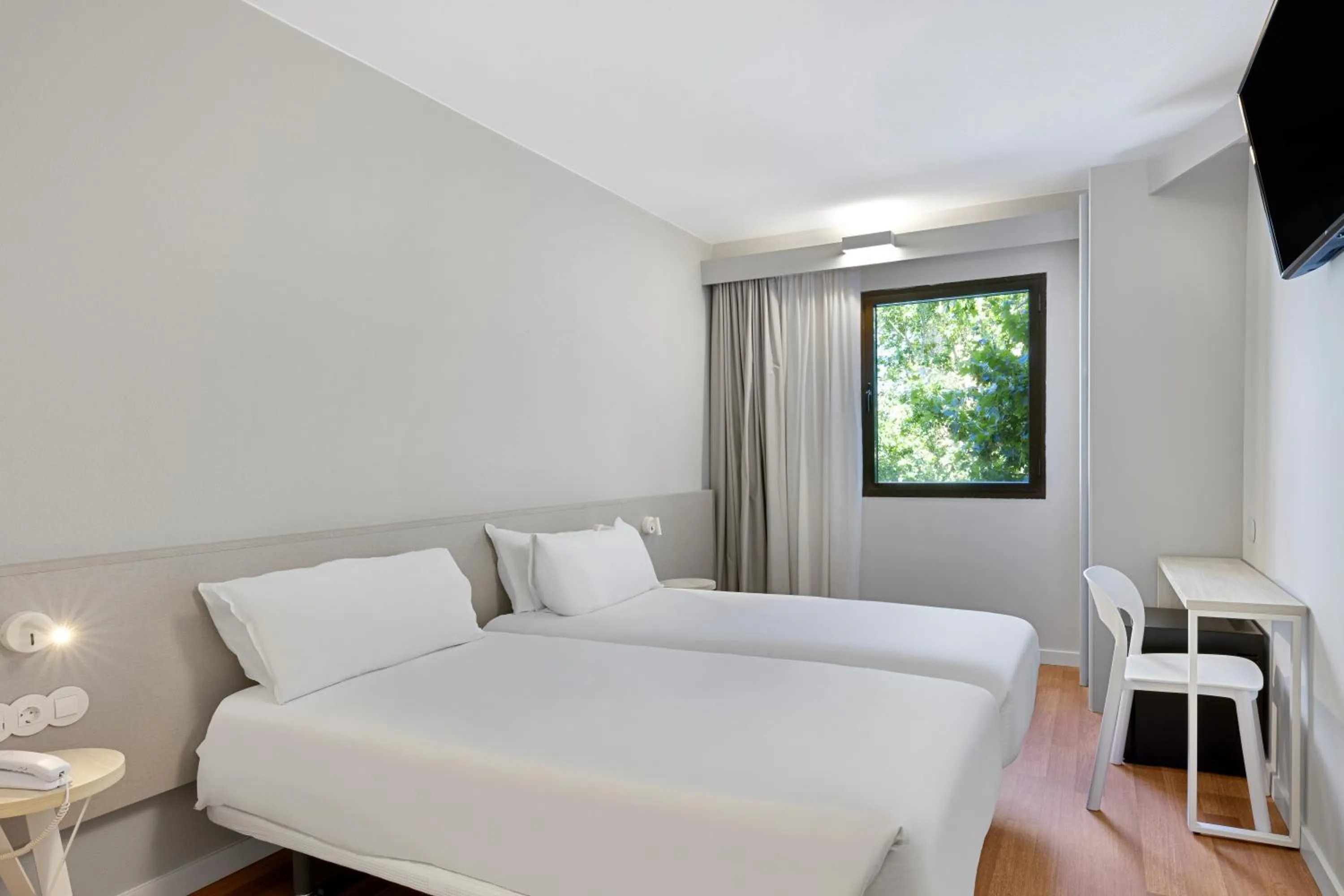 Bed in B&B HOTEL Zaragoza Centro