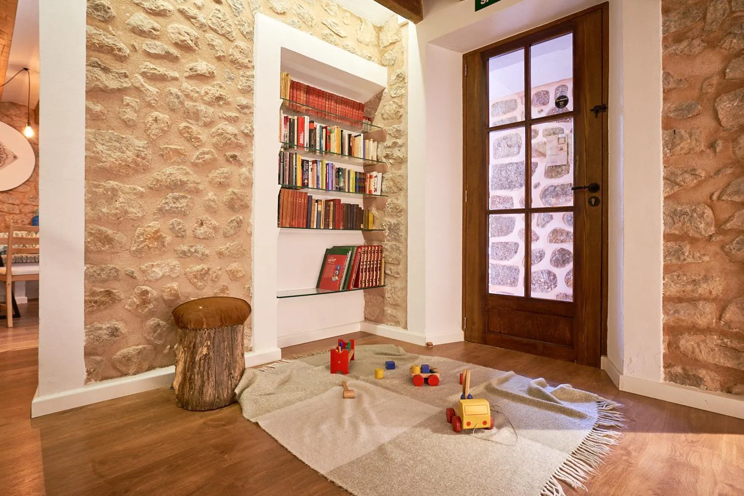 children in Hostel Sóller