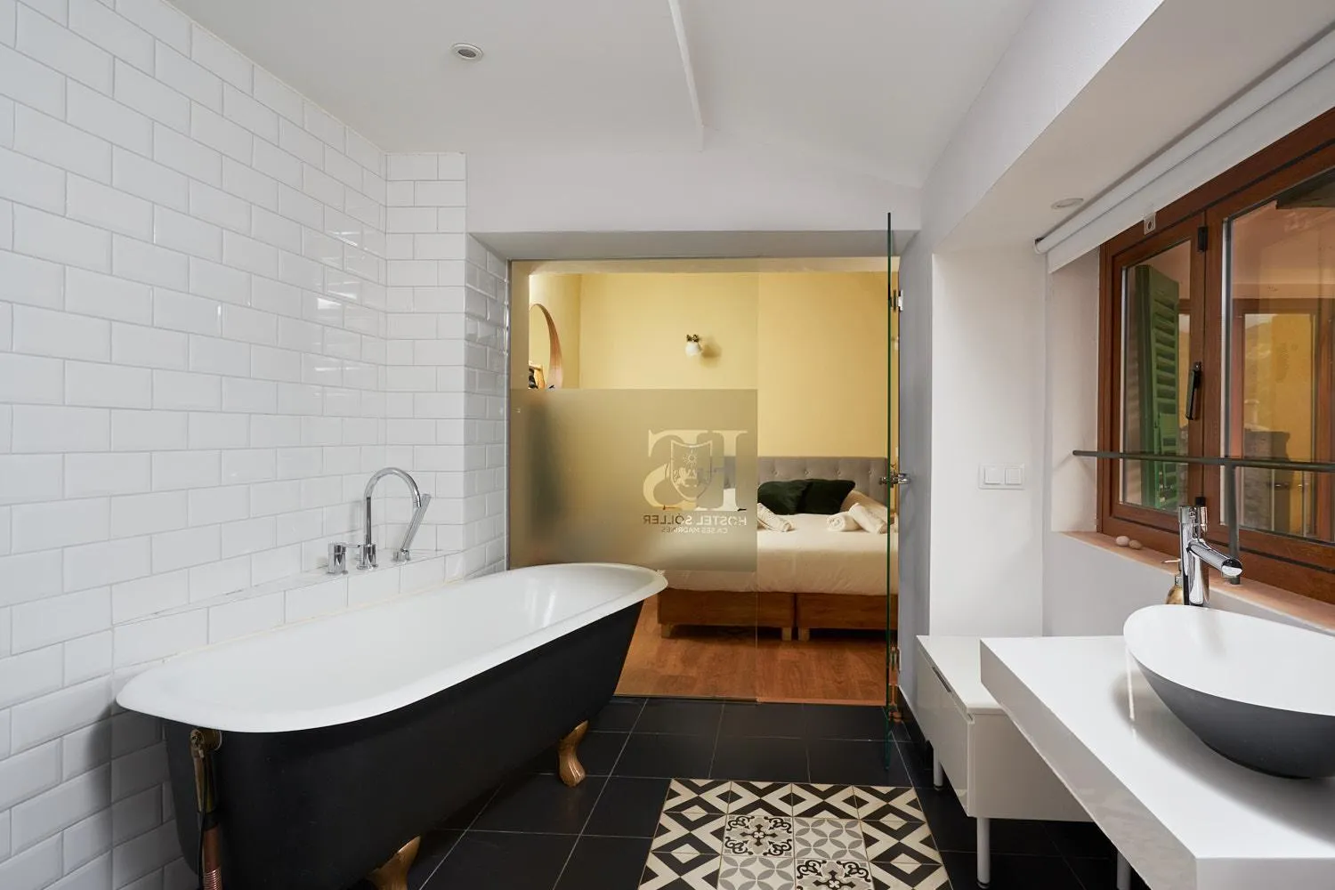 Bathroom, Bed in Hostel Sóller