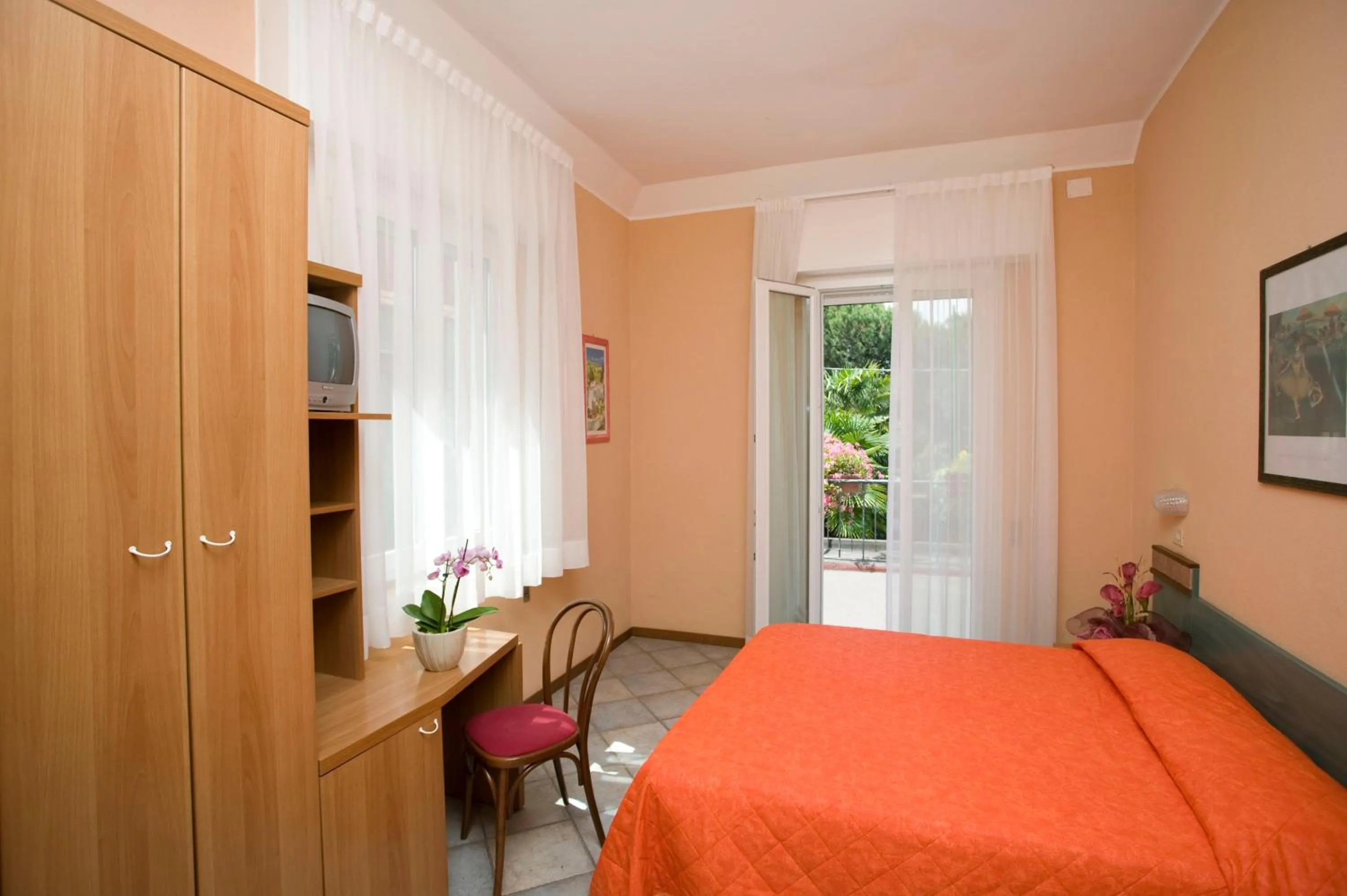 Photo of the whole room, Bed in Hotel Maré - Valentini Family Village