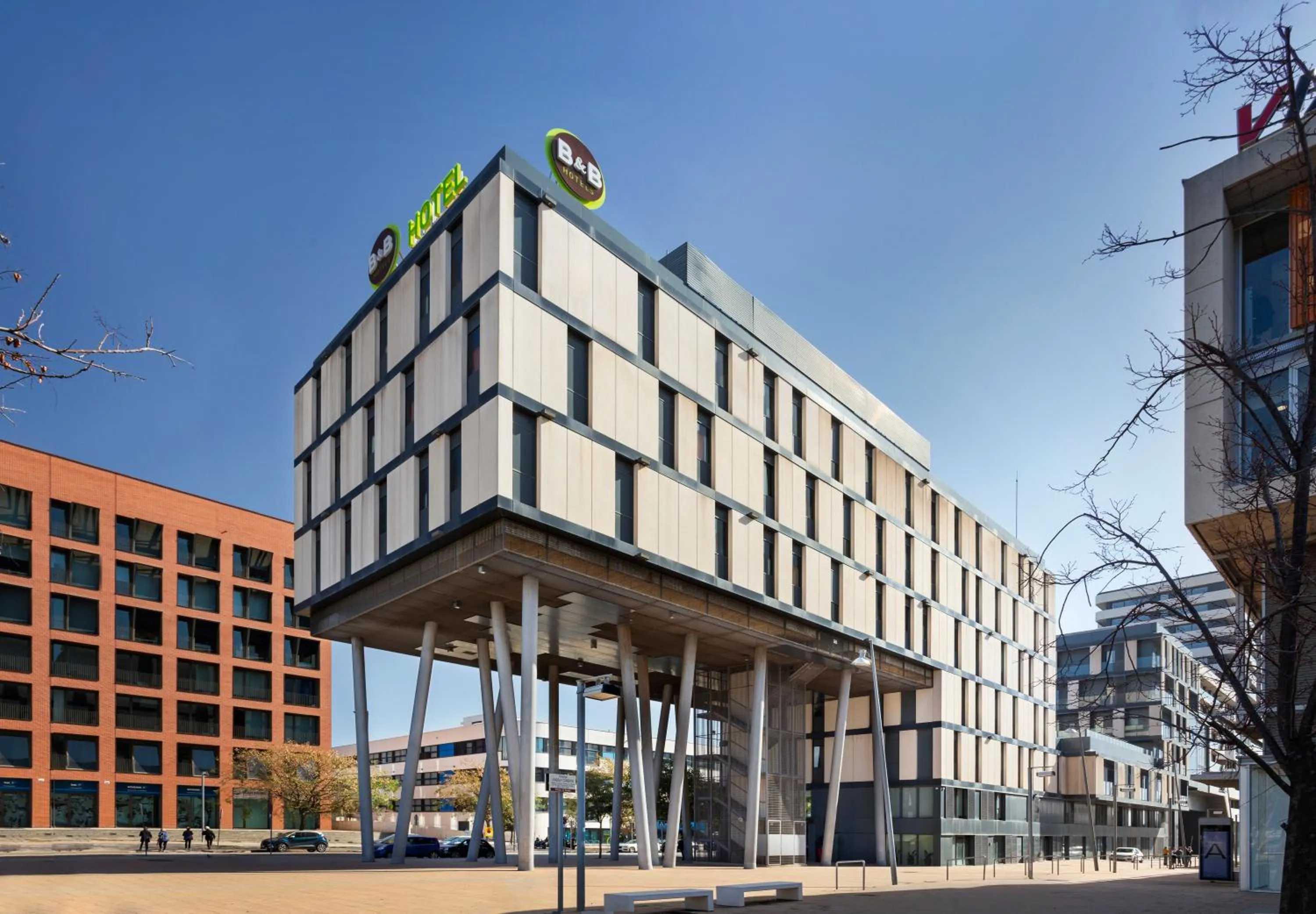 Property building in B&B HOTEL Barcelona Mataro