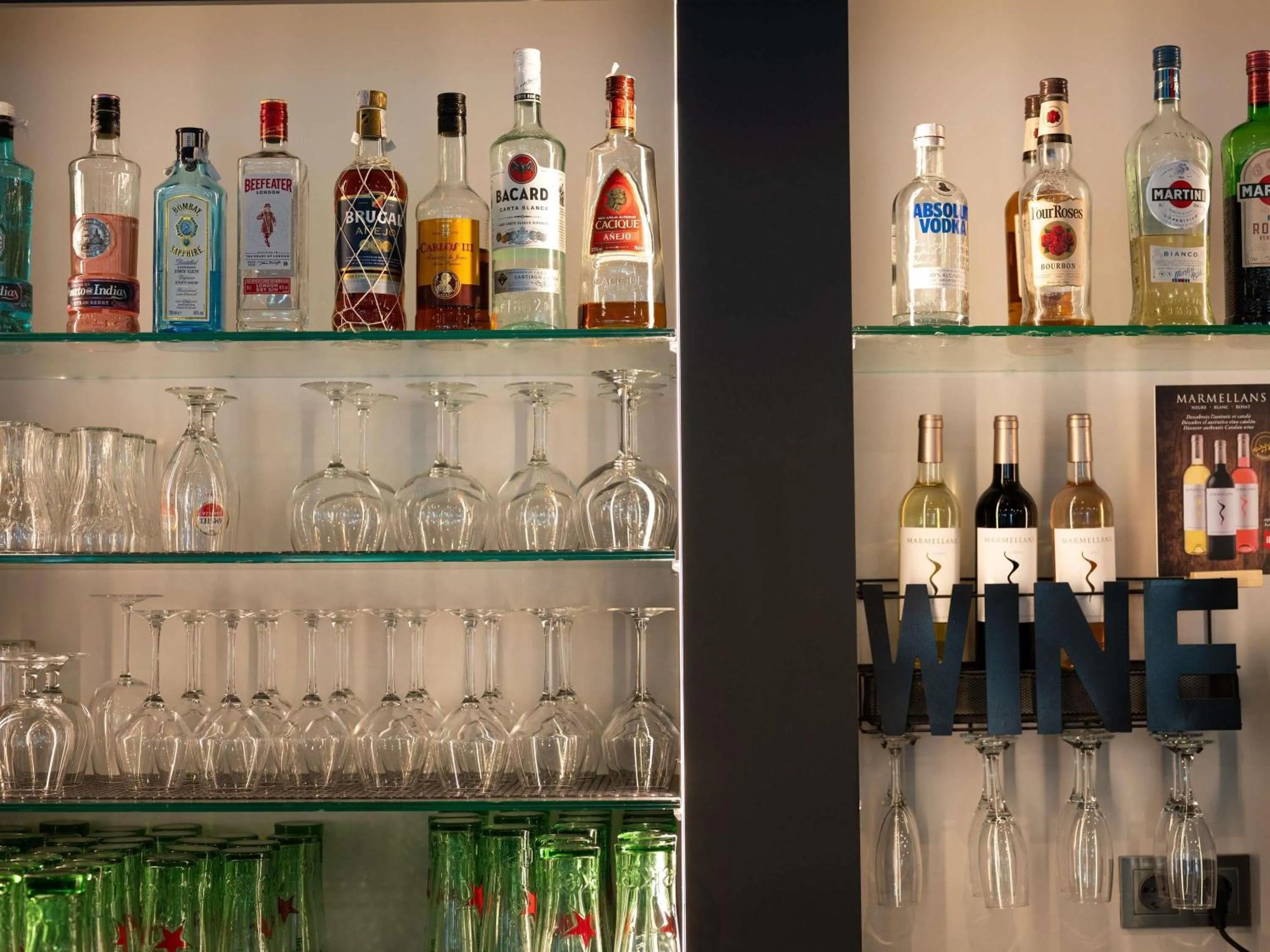 Lounge or bar in Ibis Montmelo Granollers