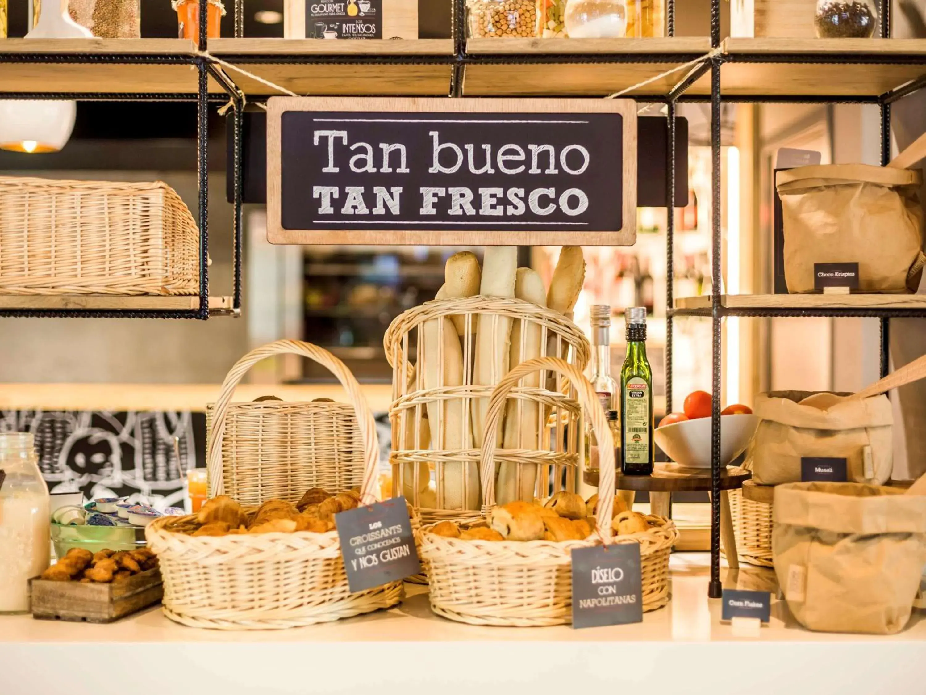 Restaurant/places to eat in Ibis Montmelo Granollers Restaurant/places to eat in Ibis Montmelo Granollers