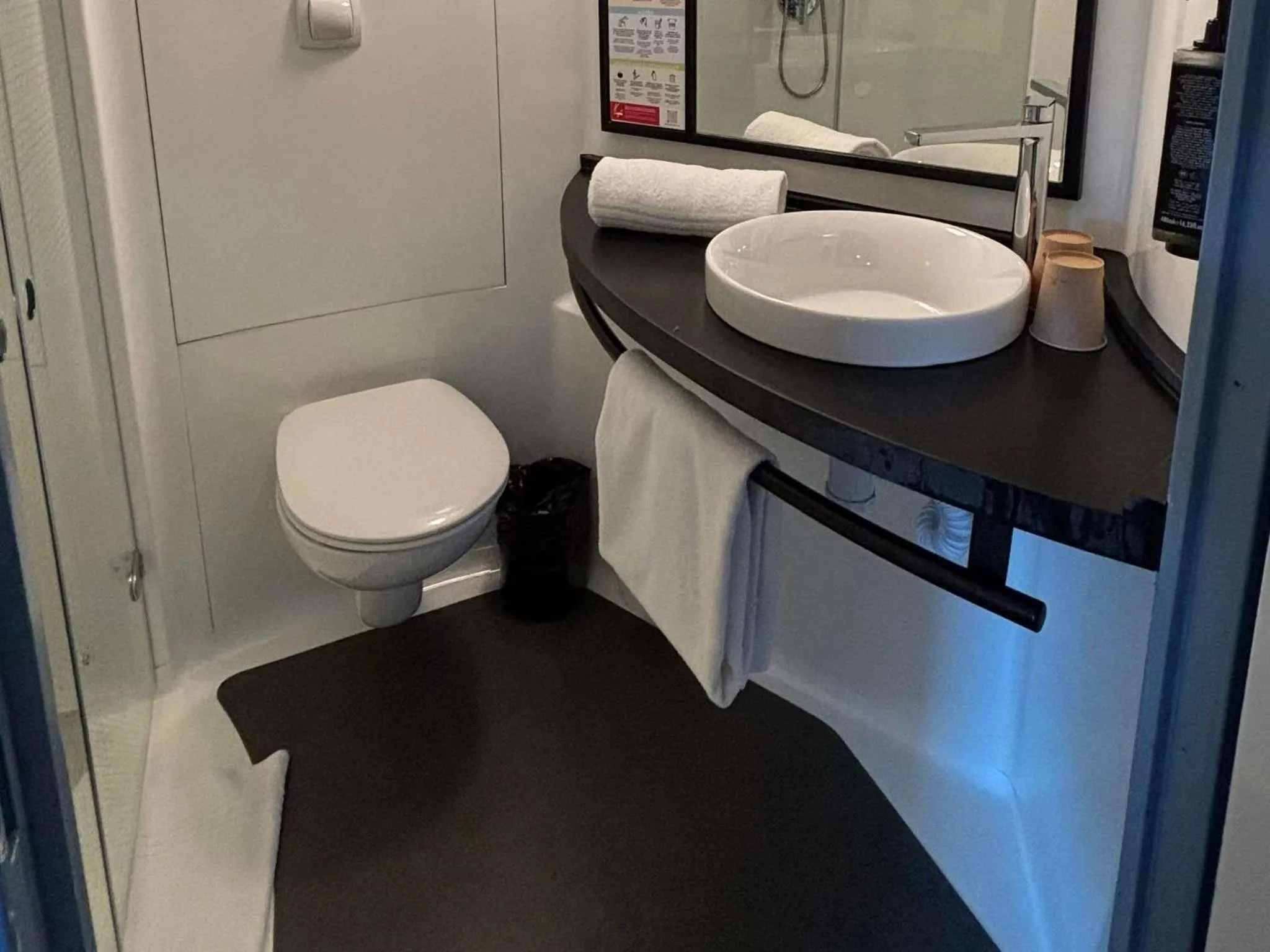 Bedroom in Ibis Montmelo Granollers