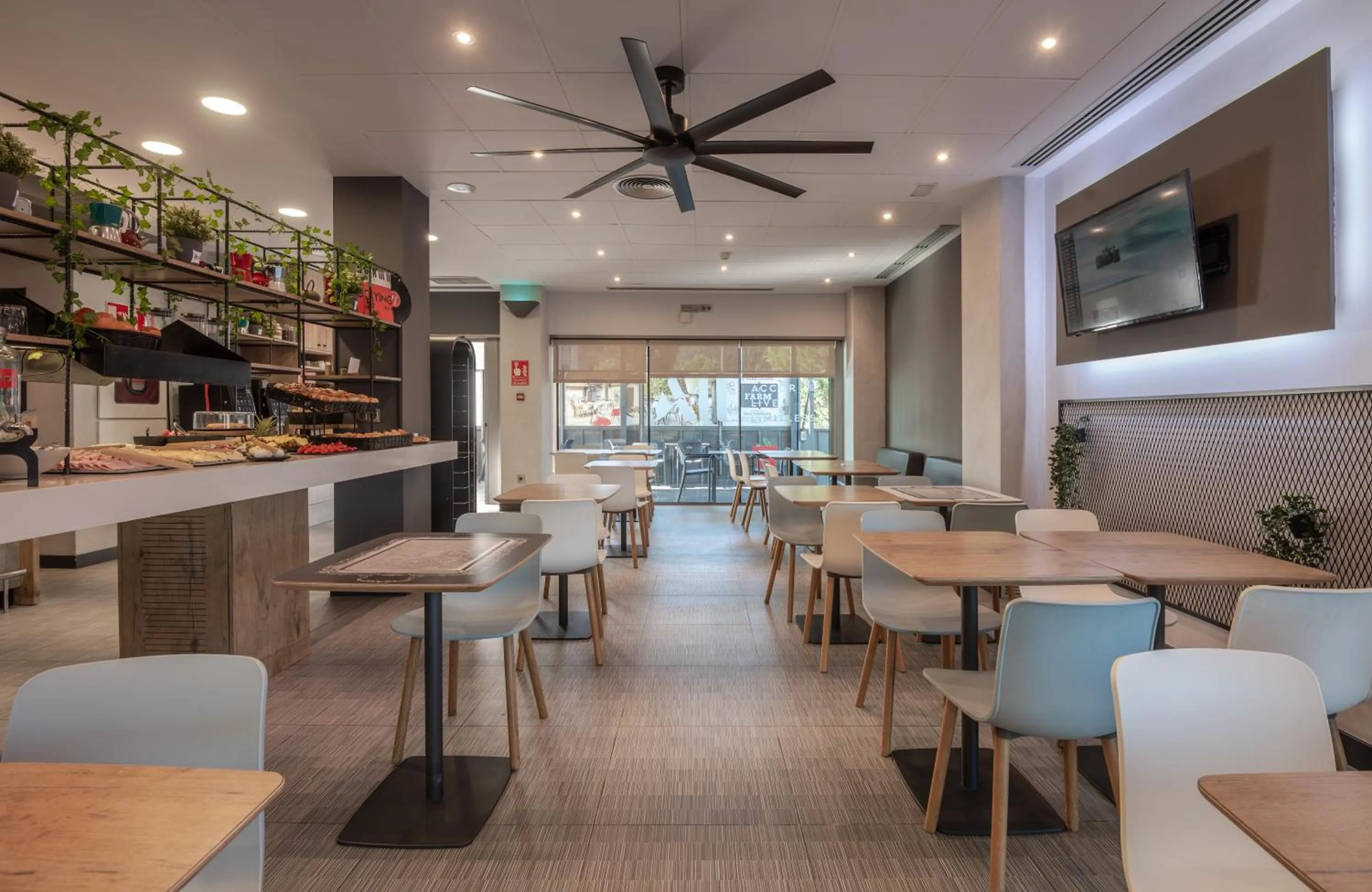 Breakfast in Ibis Montmelo Granollers