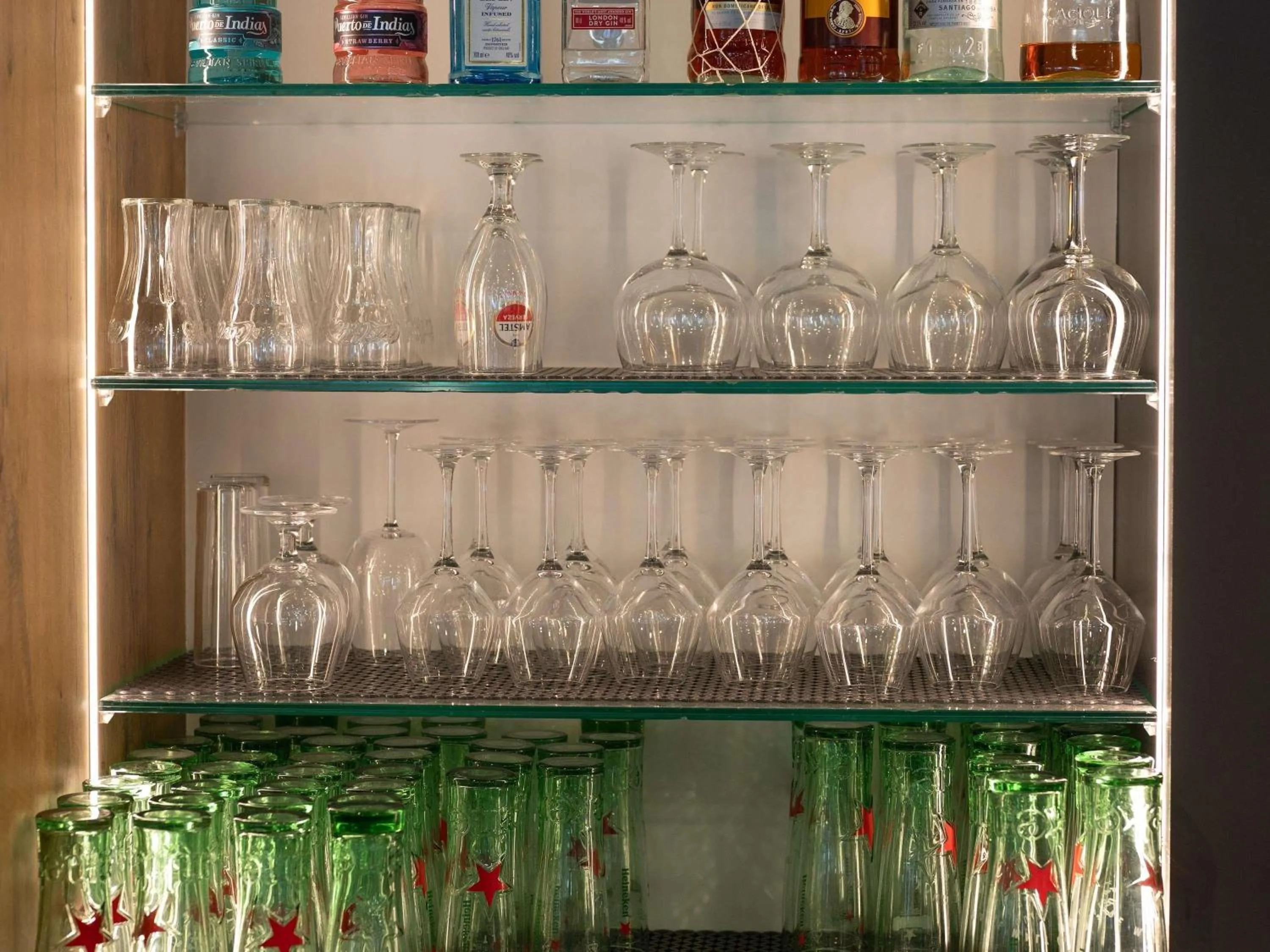 Lounge or bar in Ibis Montmelo Granollers