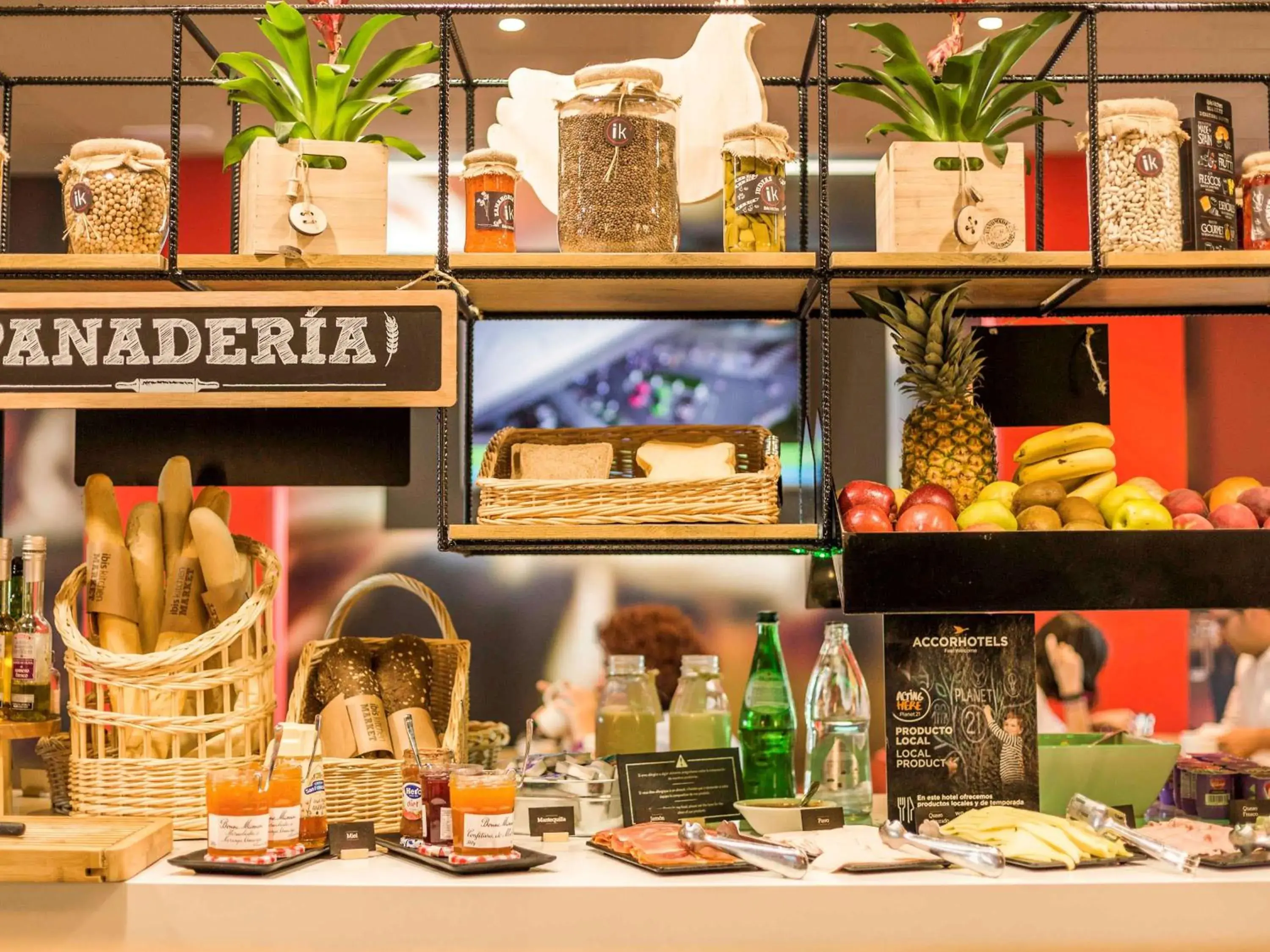 Restaurant/places to eat in Ibis Montmelo Granollers Restaurant/places to eat in Ibis Montmelo Granollers