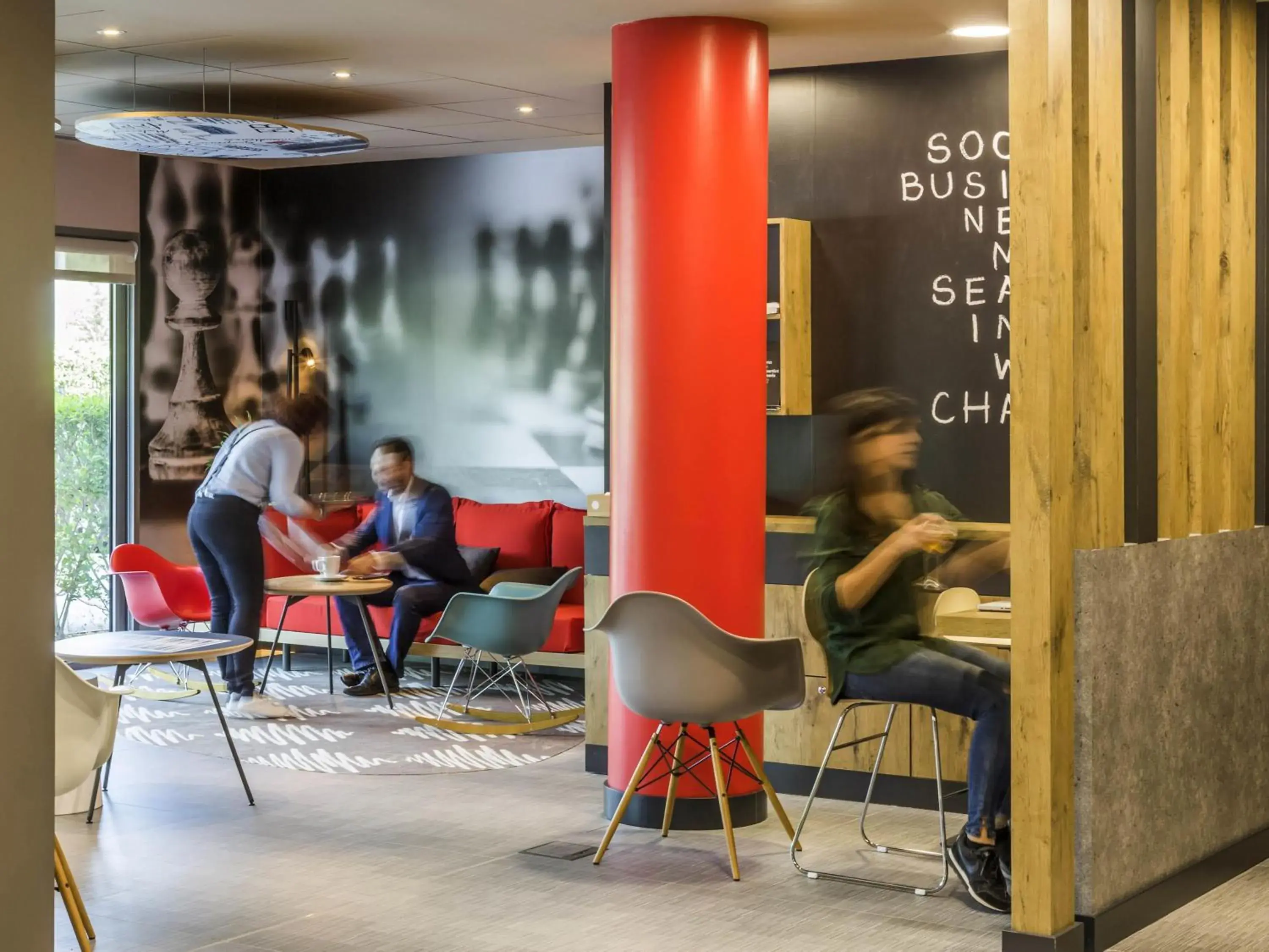 Lounge or bar in Ibis Montmelo Granollers Lounge or bar in Ibis Montmelo Granollers