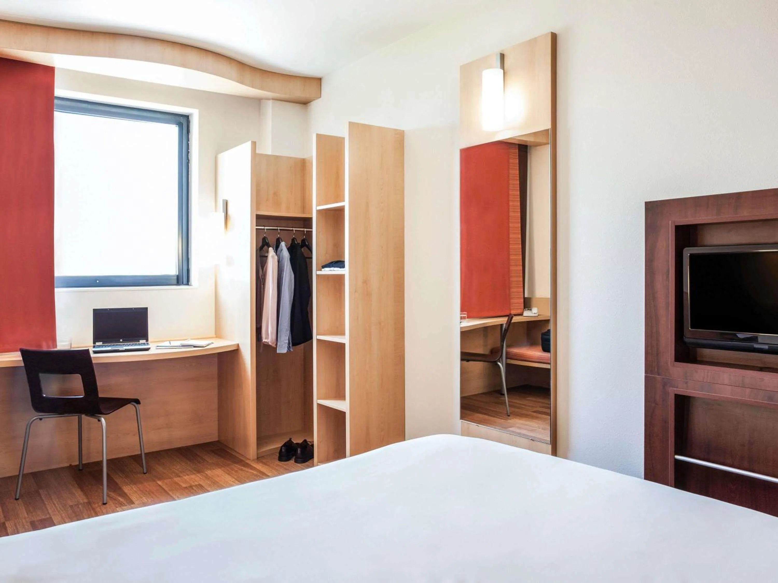 Bedroom, Bed in Ibis Ripollet