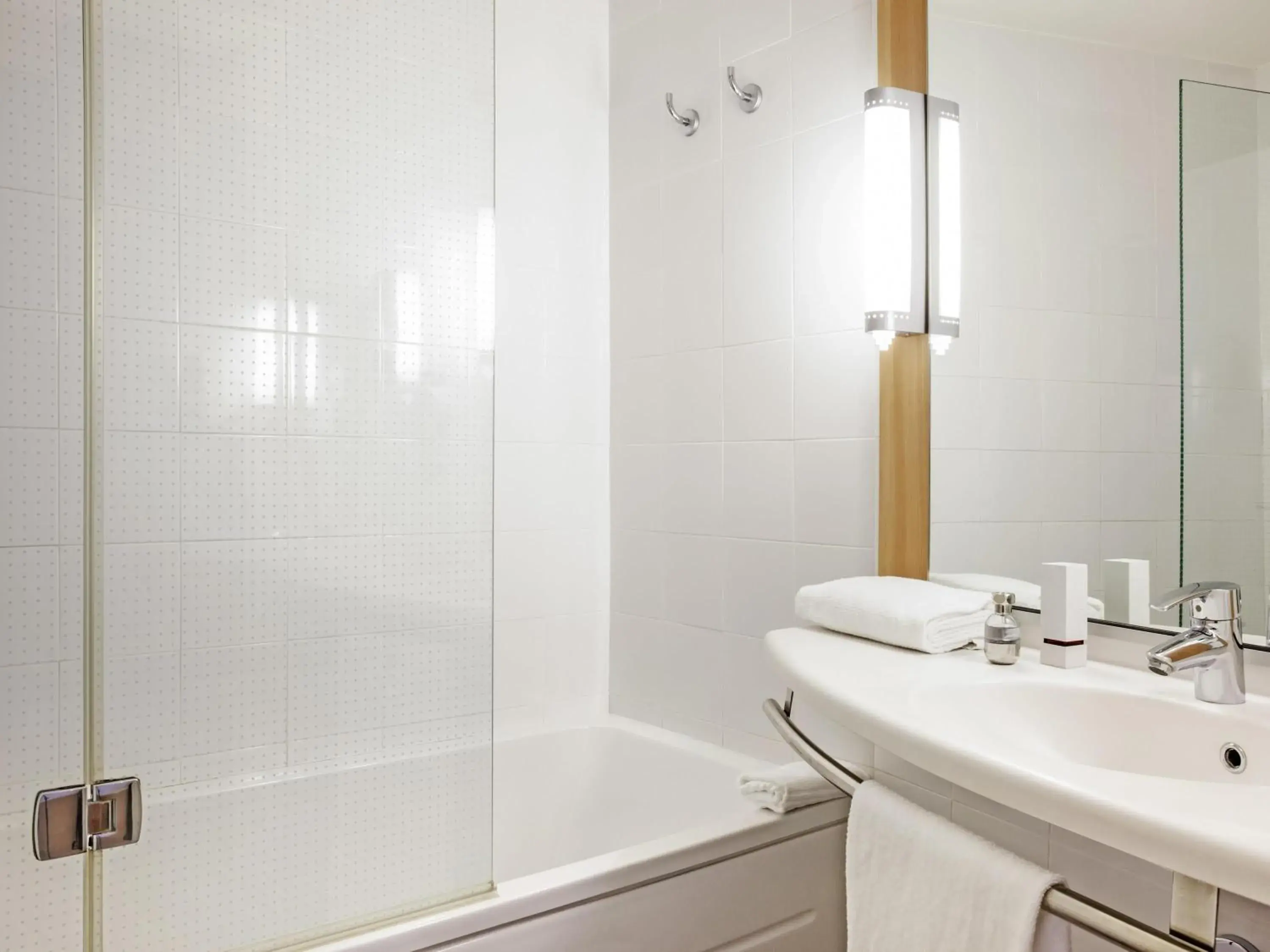 Bedroom in Ibis Ripollet Bedroom in Ibis Ripollet