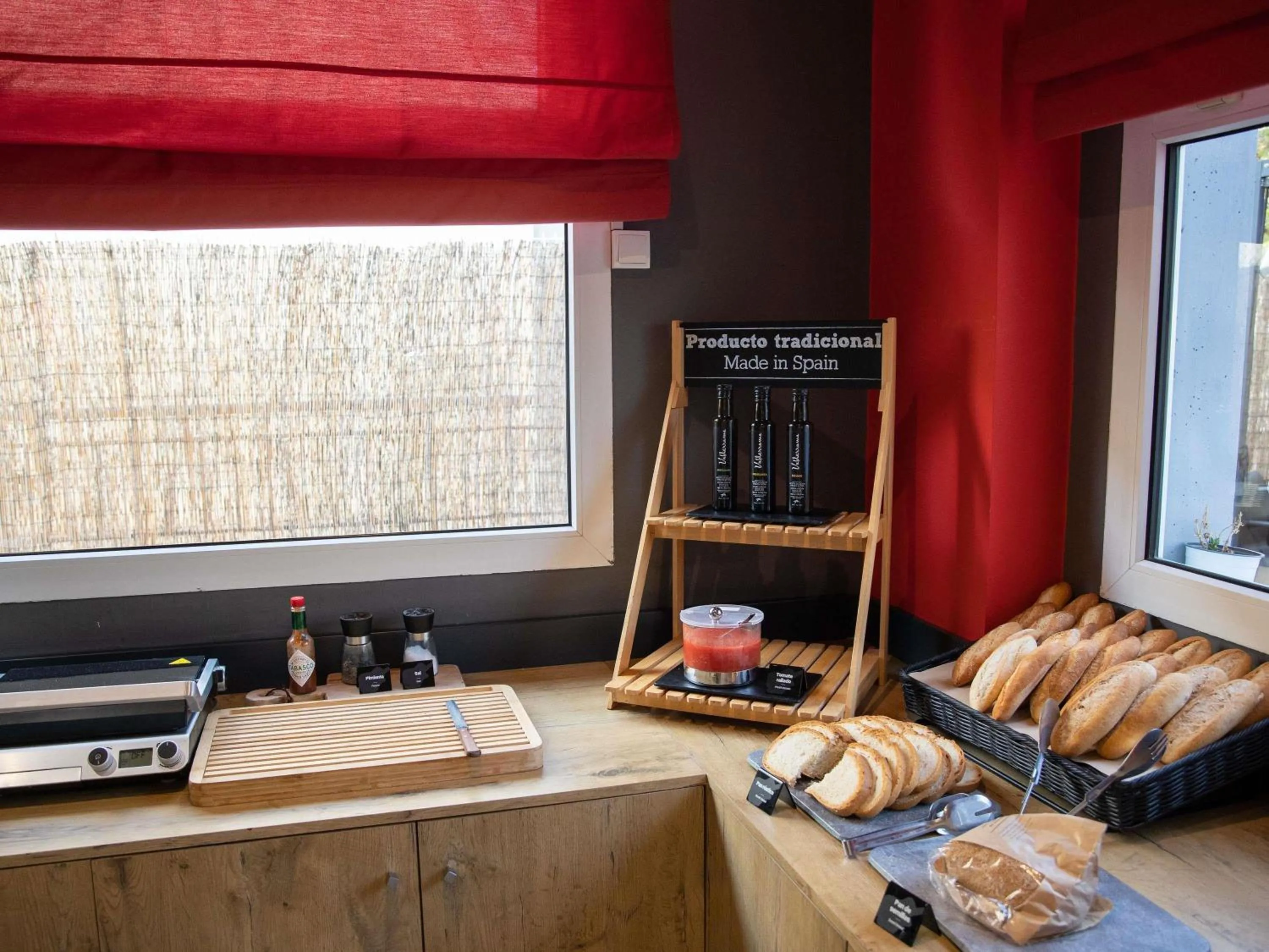 Breakfast in Ibis Barcelona Castelldefels